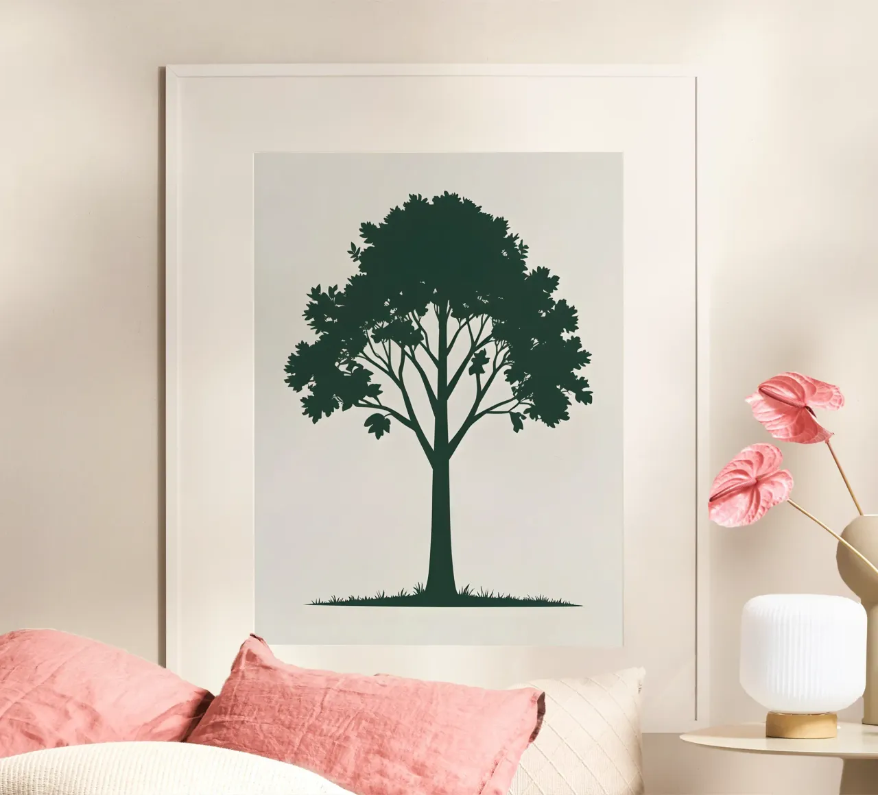 Silhouette di un singolo albero poster con telaio in plastica da The Green Room