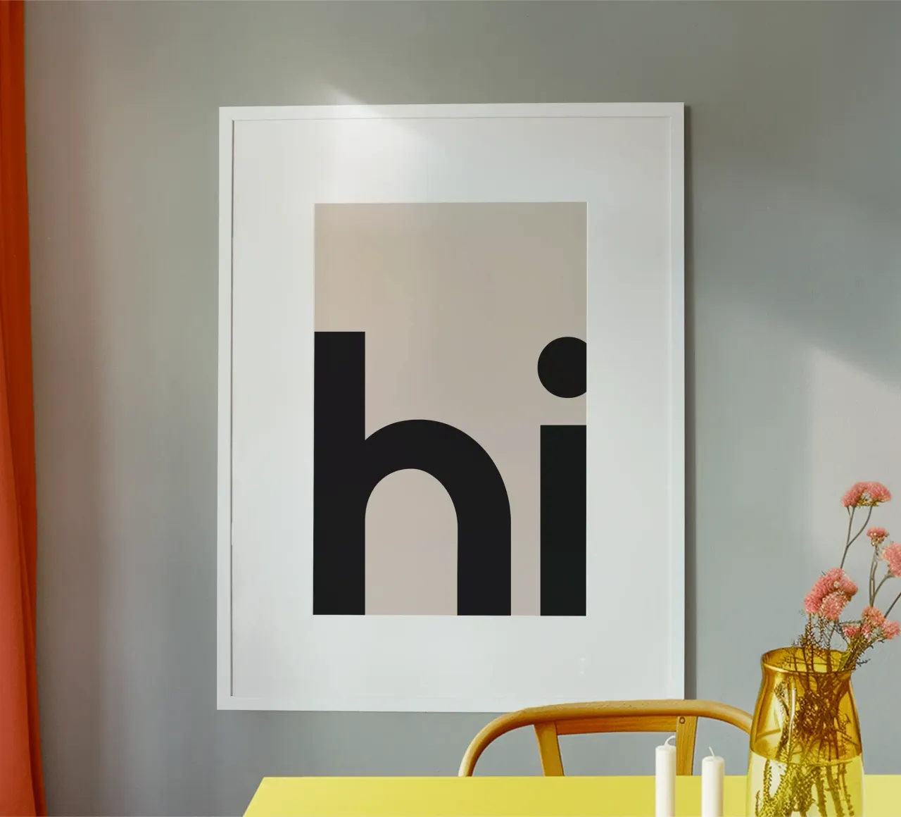 Hi Beige poster avec cadre en plastique de Mottos by Sinan Saydik