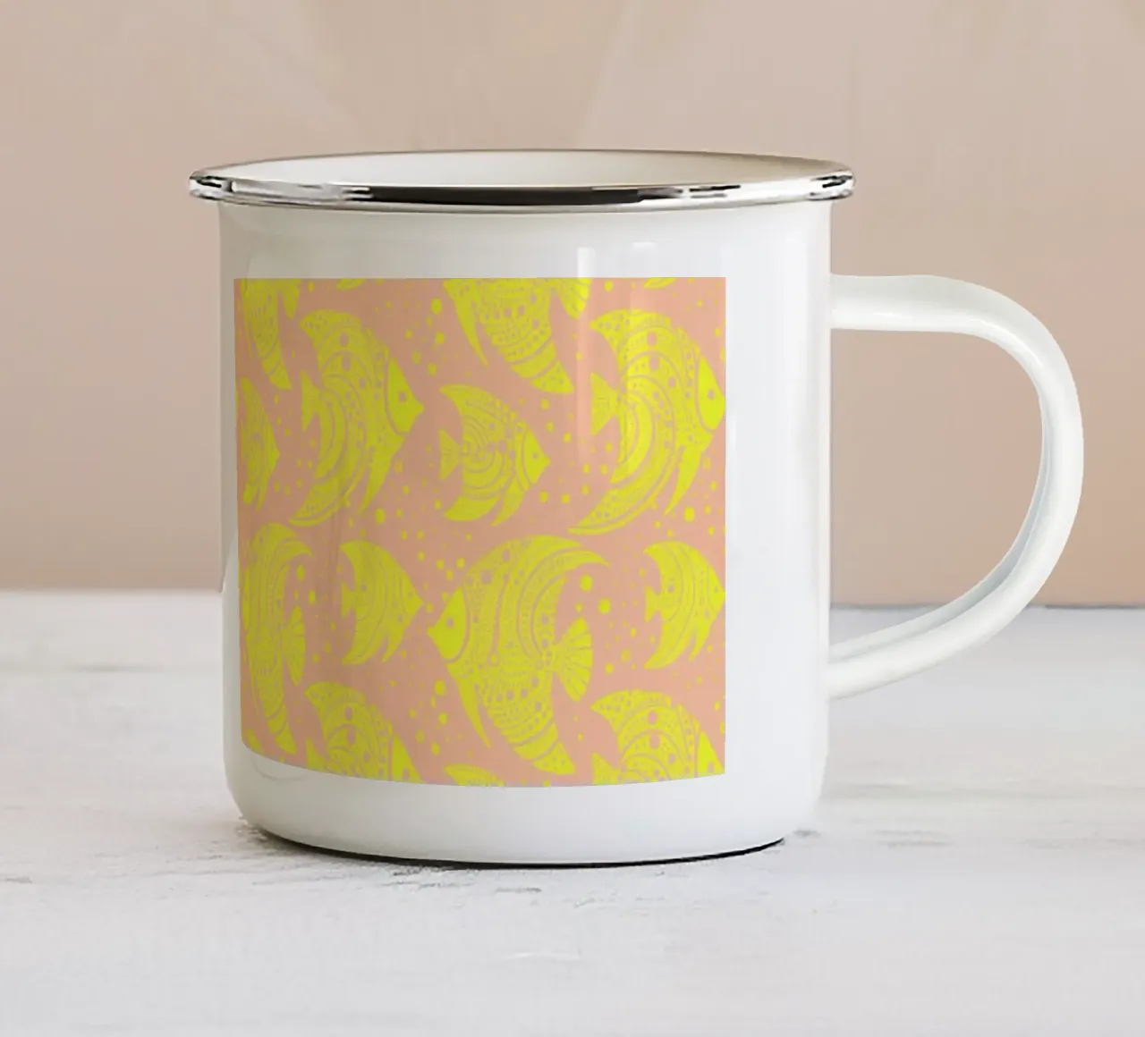 Pesce tropicale giallo e rosa tazza in smalto da SilverPegasus