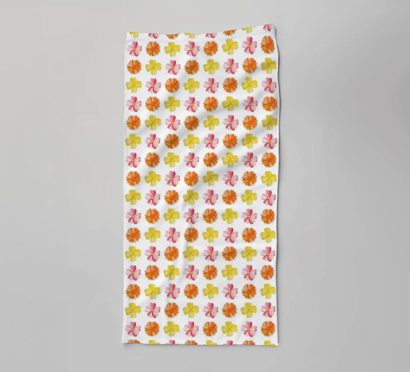 Flower Pattern #1 badhanddoek van kathrinmay