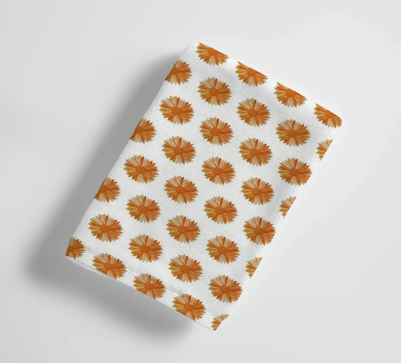Orange Flower Pattern badhanddoek van kathrinmay