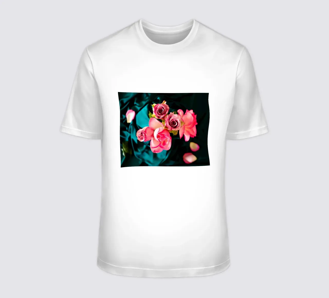 Rozen in fluwelen schaduwen - Kunstdruk t-shirt van jay