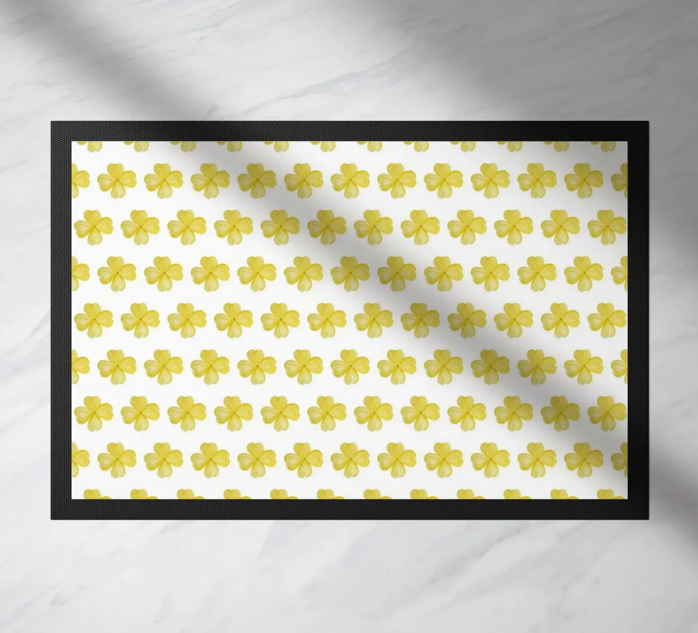 Yellow Flower Pattern Fußmatte von kathrinmay