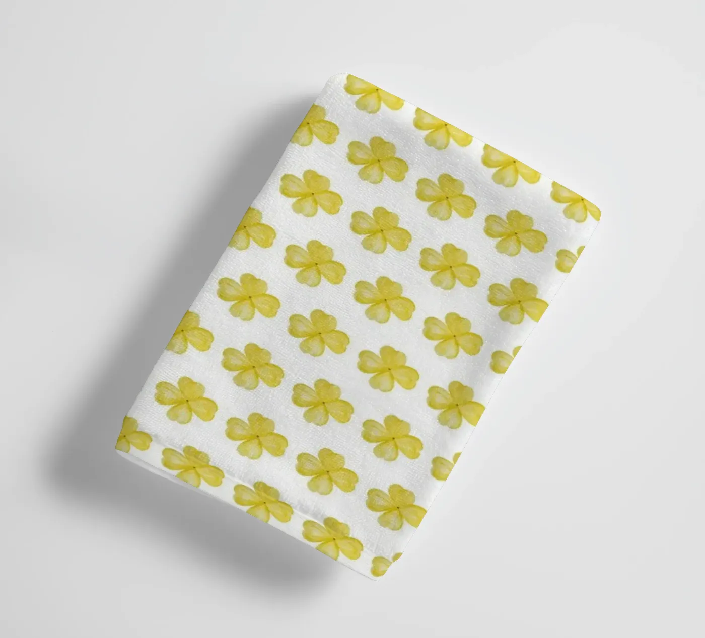 Yellow Flower Pattern badhanddoek van kathrinmay