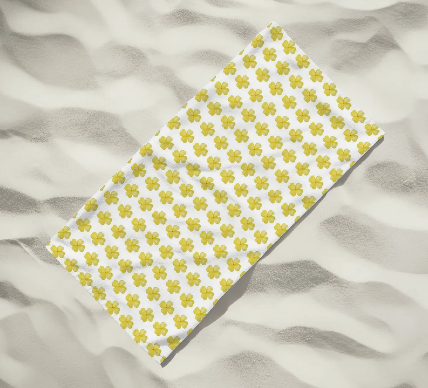 Yellow Flower Pattern telo mare da kathrinmay