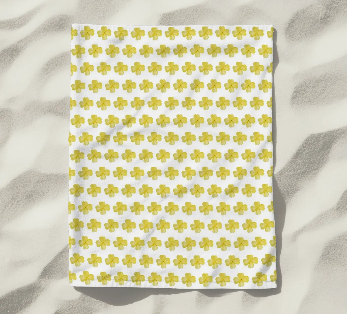 Yellow Flower Pattern telo mare da kathrinmay