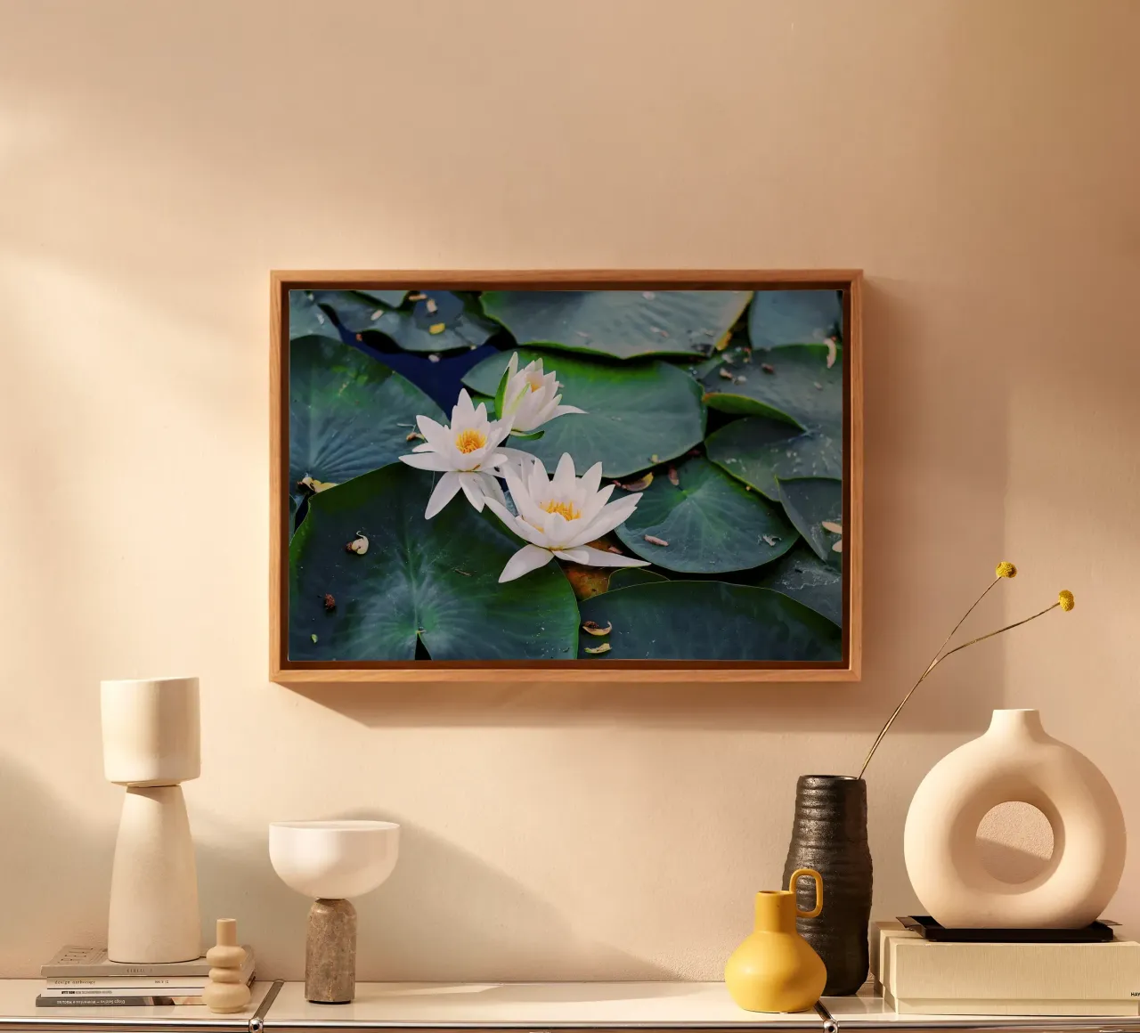 Dinner is Served - Lotus Trio - Kunstdruk canvas met Baklijst van jay