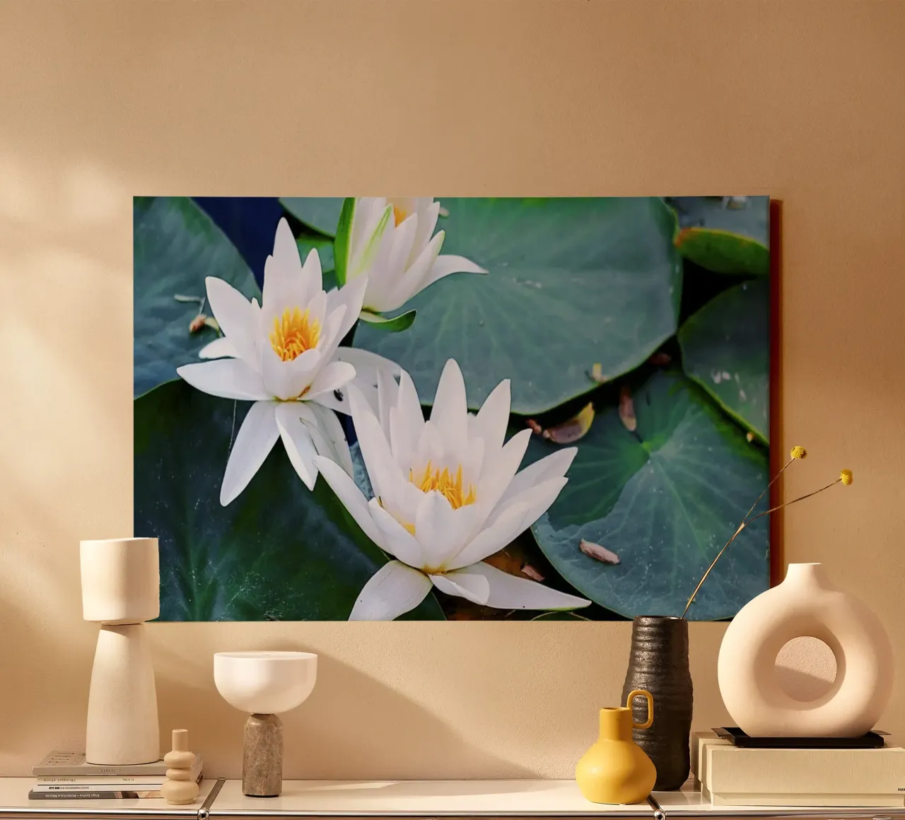 Dinner is Served - Lotus Trio - Kunstdruk canvas met Baklijst van jay