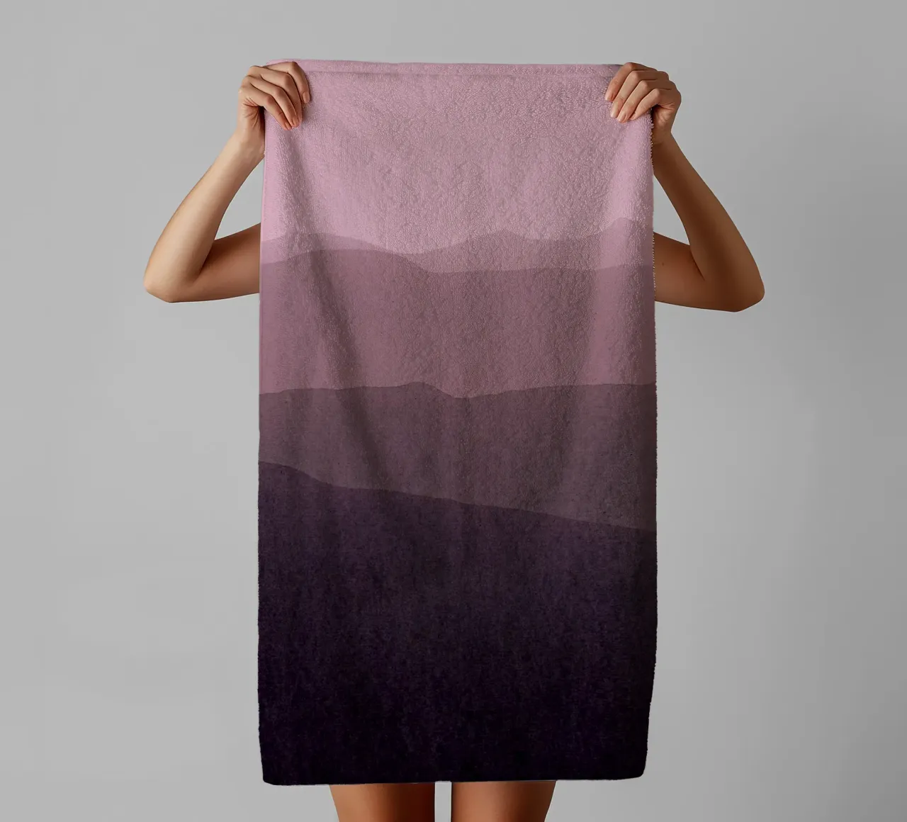 gradient landscape purple asciugamano da bagno da IRIS LEHNHARDT FINE ART