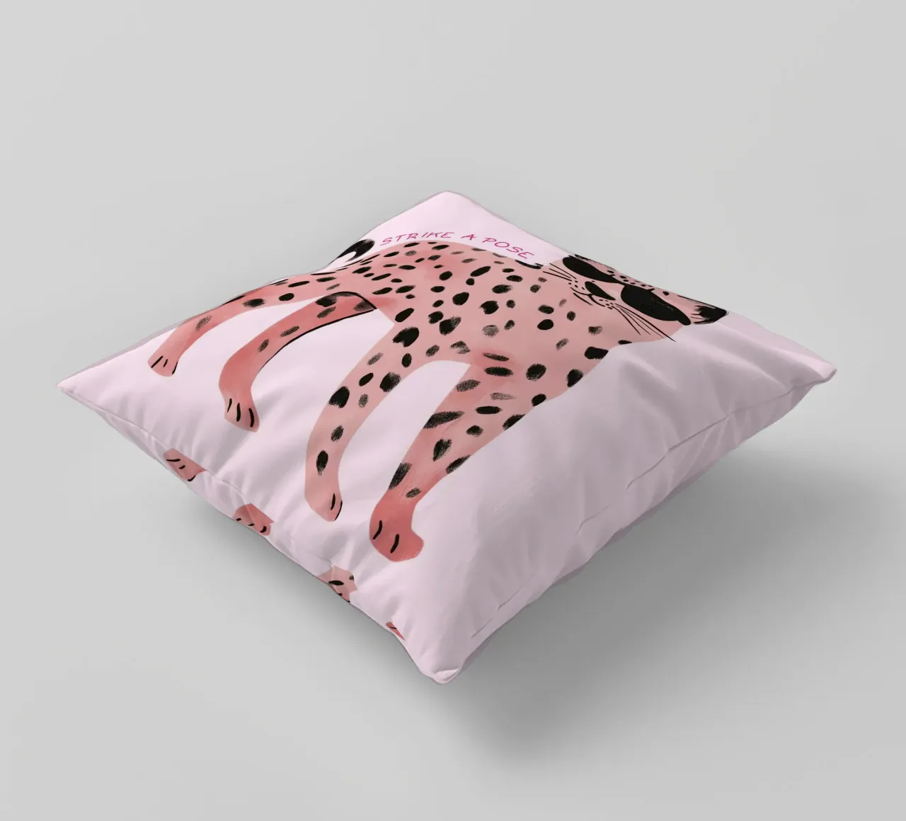 Strike a Pose Rosa Leopard Kunstdruck Kissen von vintagepod