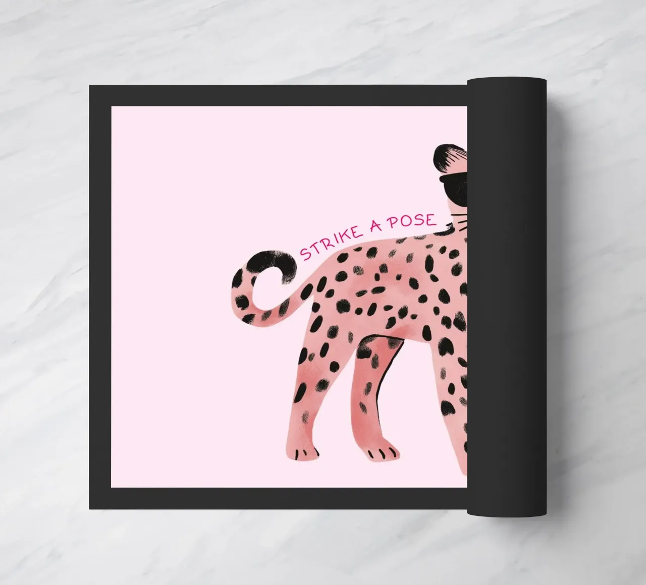 Strike a Pose Rosa Leopard Kunstdruck Fußmatte von vintagepod