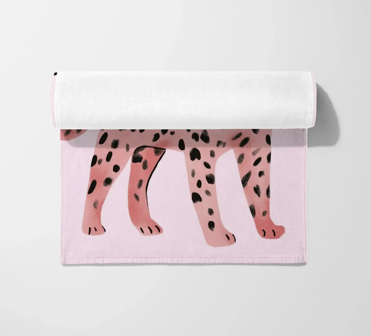 Strike a Pose Rosa Leopard Kunstdruck Strandtuch von vintagepod