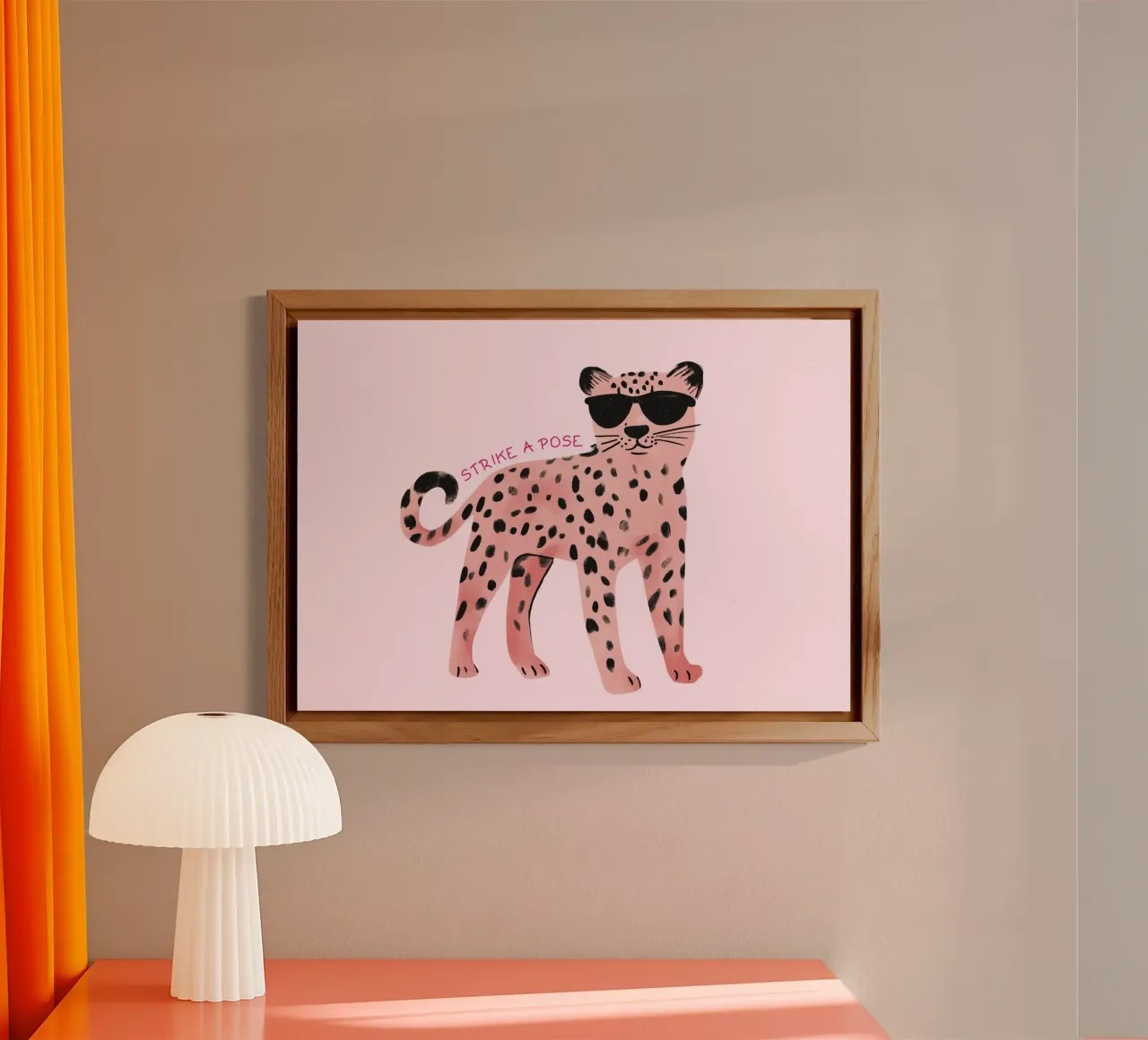 Strike a Pose Rosa Leopard Kunstdruck Forex-Platte von vintagepod