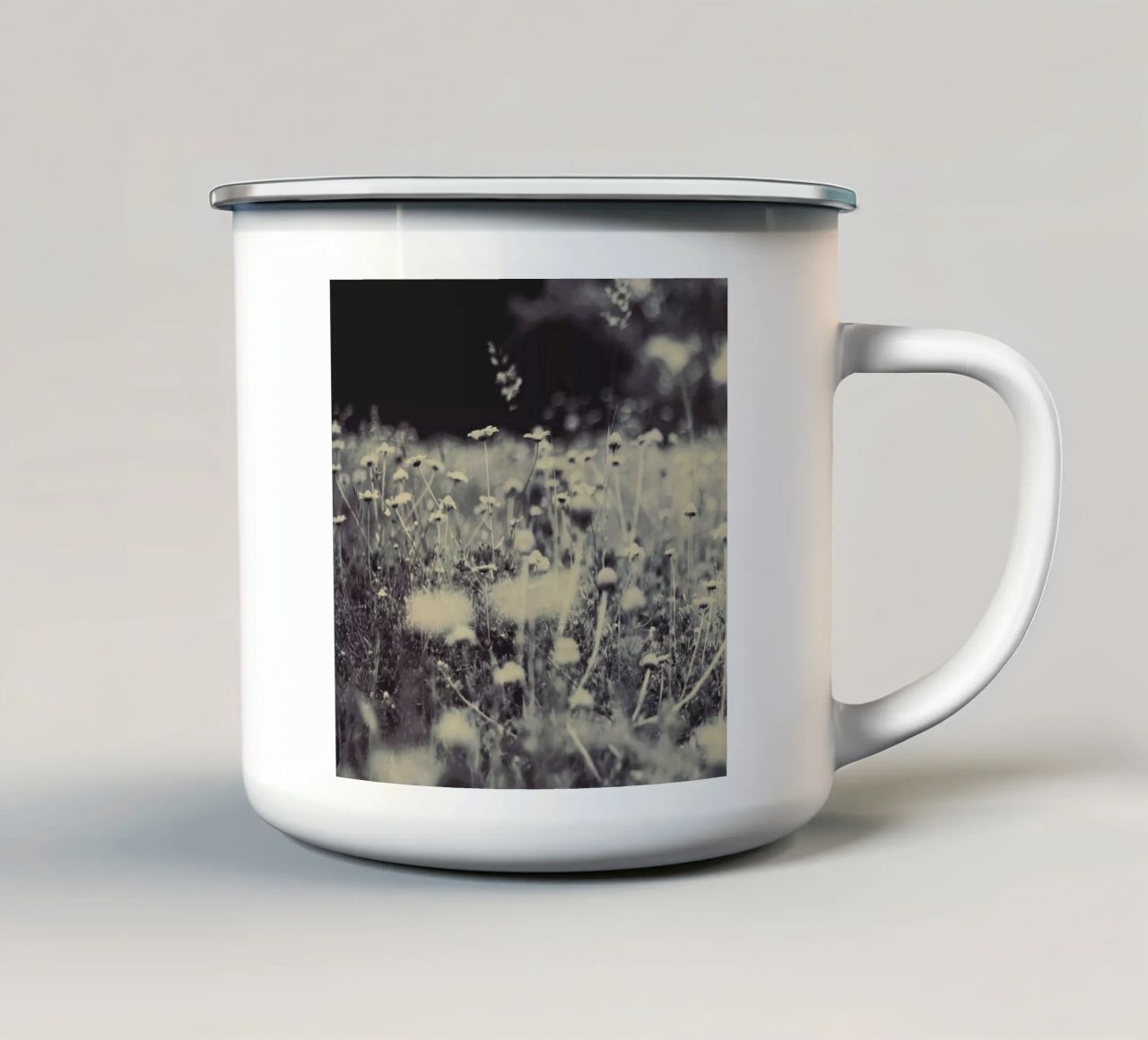 wild and free tazza in smalto da Ingrid Beddoes