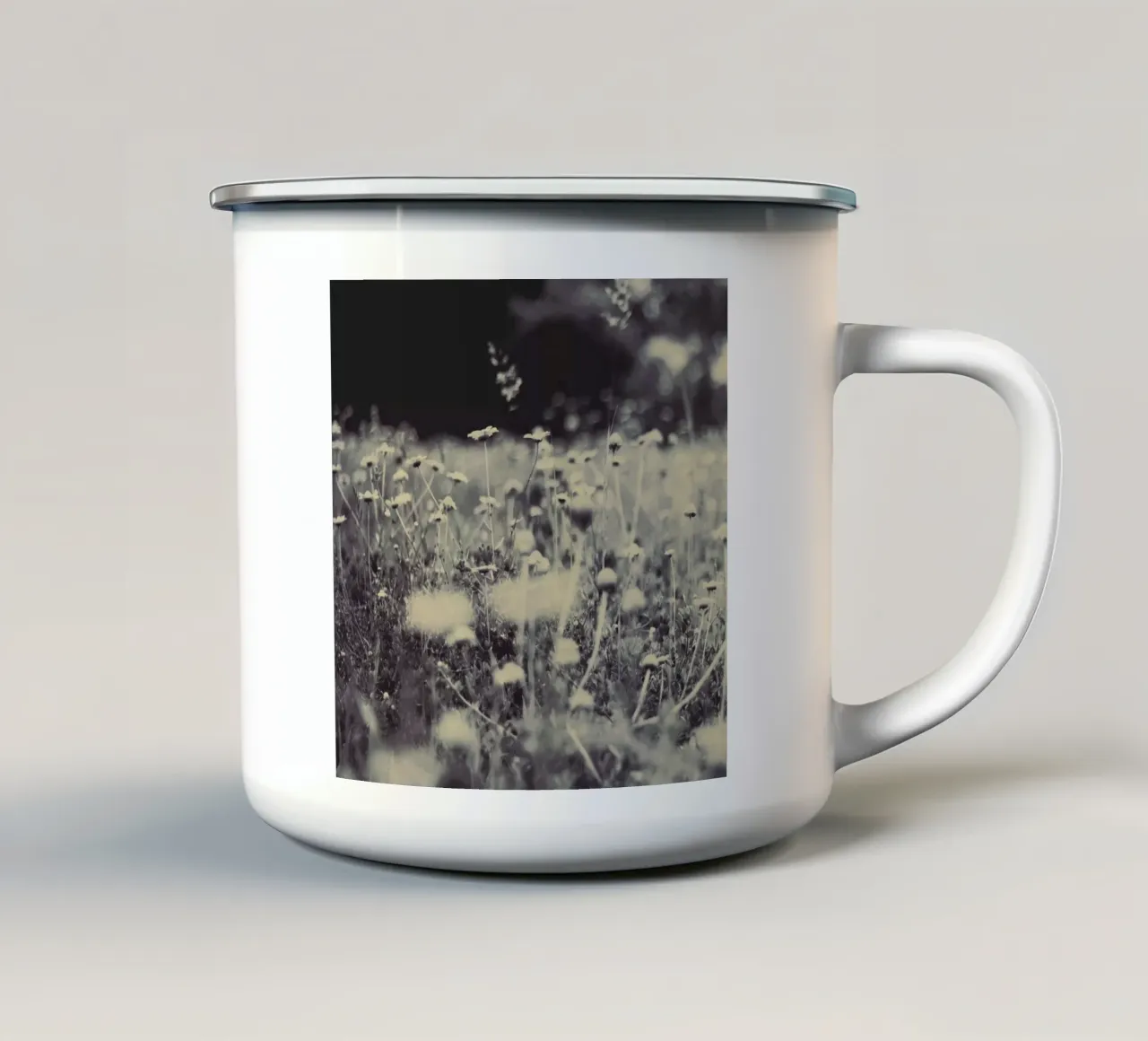 wild and free tazza in smalto da Ingrid Beddoes