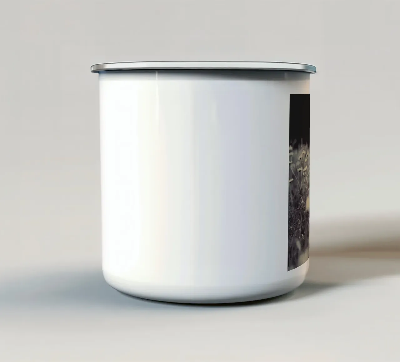 wild and free tazza in smalto da Ingrid Beddoes