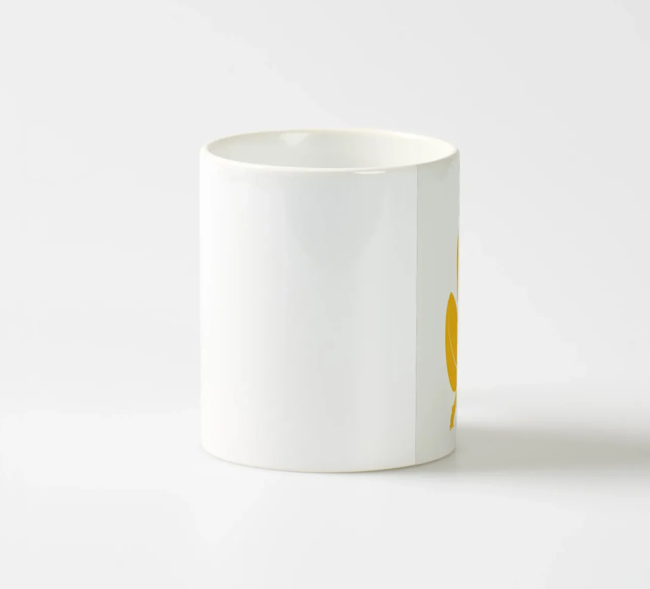 Nudo in giallo tazza in ceramica da Little Dean