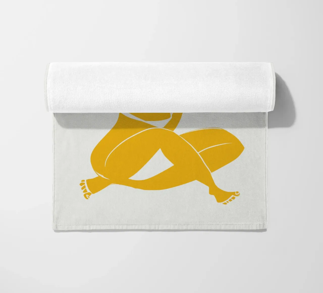 Nudo su giallo 02 telo mare da Little Dean