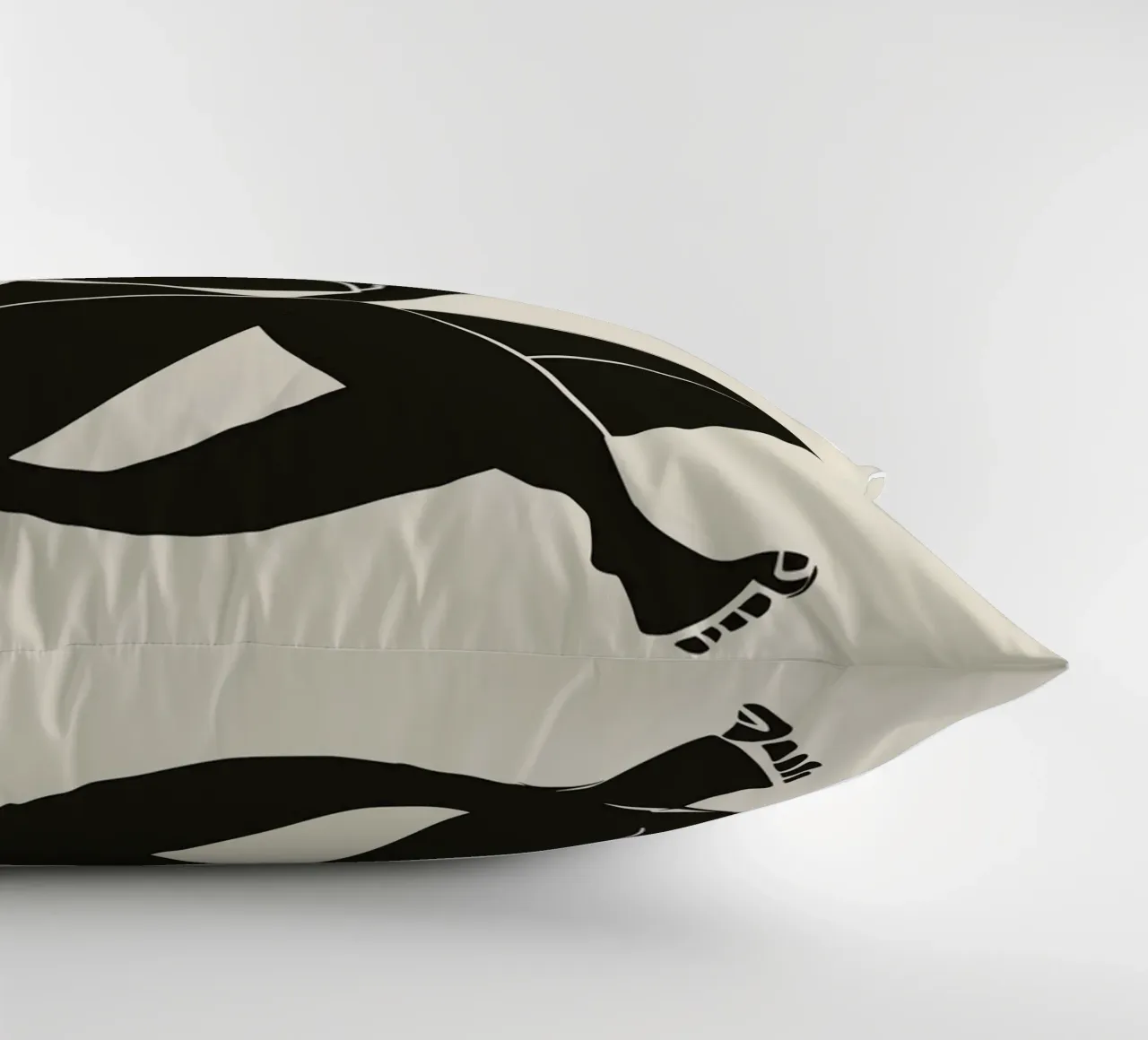 Nudo in nero 02 cuscino da Little Dean