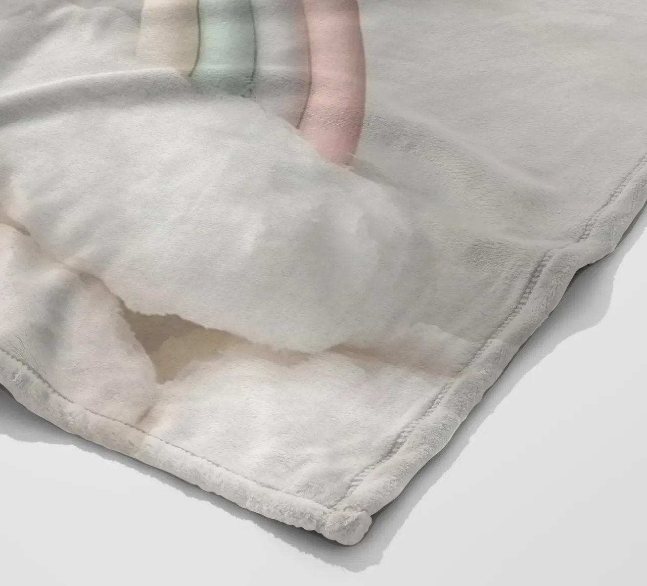 Simpatico arcobaleno pastello con nuvole bianche e soffici coperta in pile da DesignDoodle