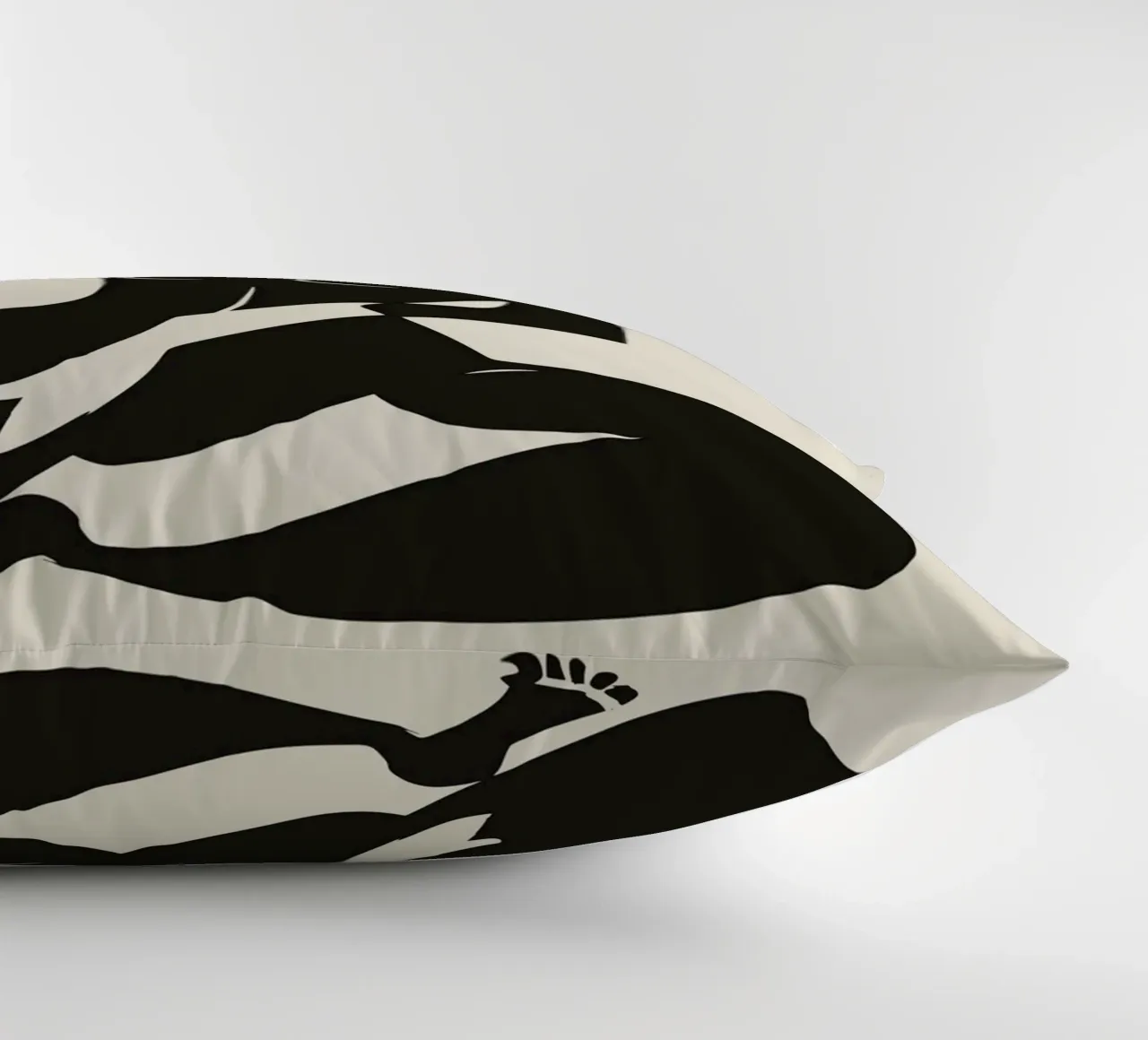 Nudo in nero 05 cuscino da Little Dean