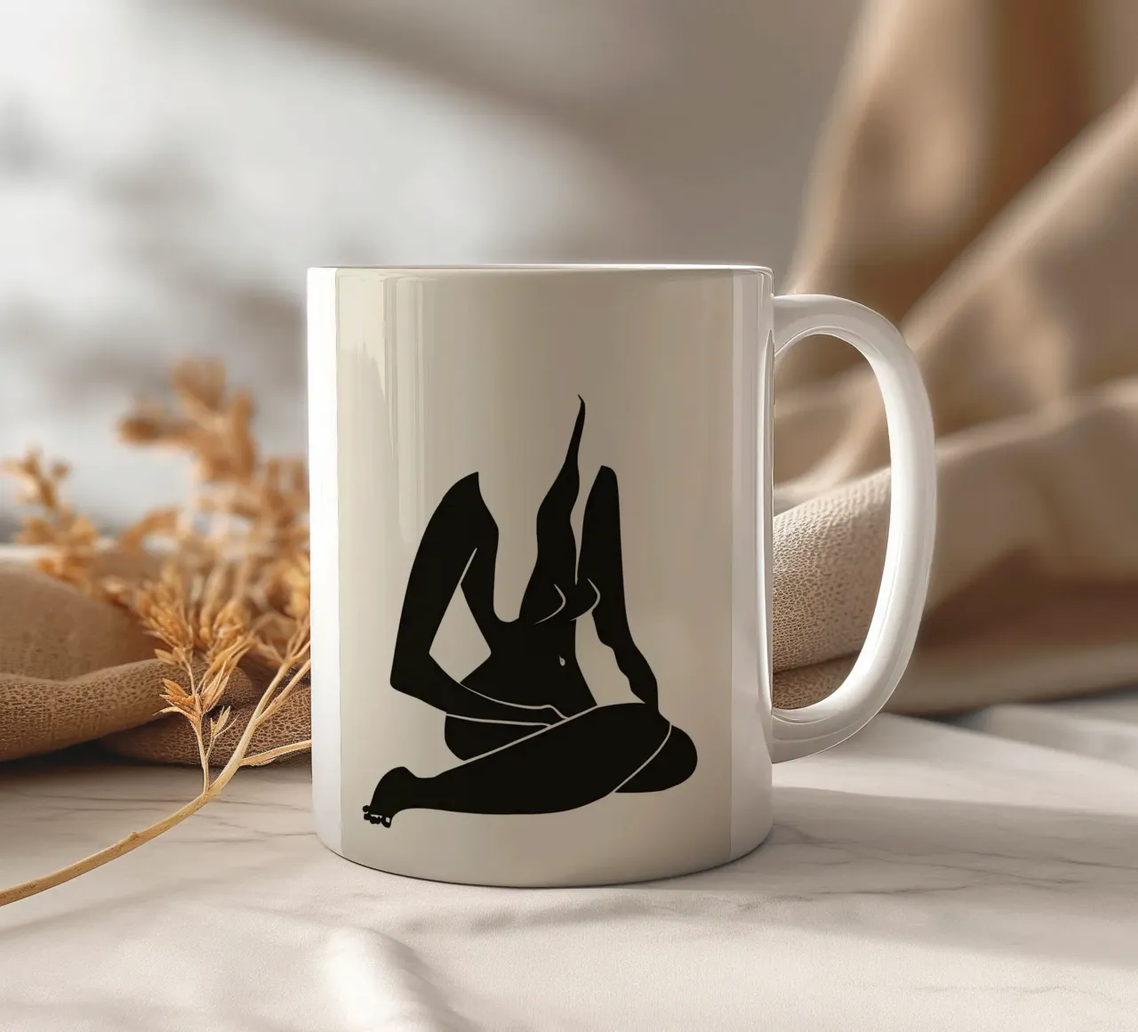 Nudo in nero 07 tazza in ceramica da Little Dean