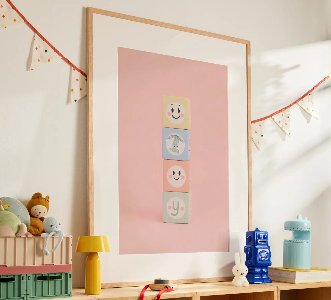 Niedliche glückliche gestapelte Spielzeugblöcke, rosa Hintergrund Poster von DesignDoodle
