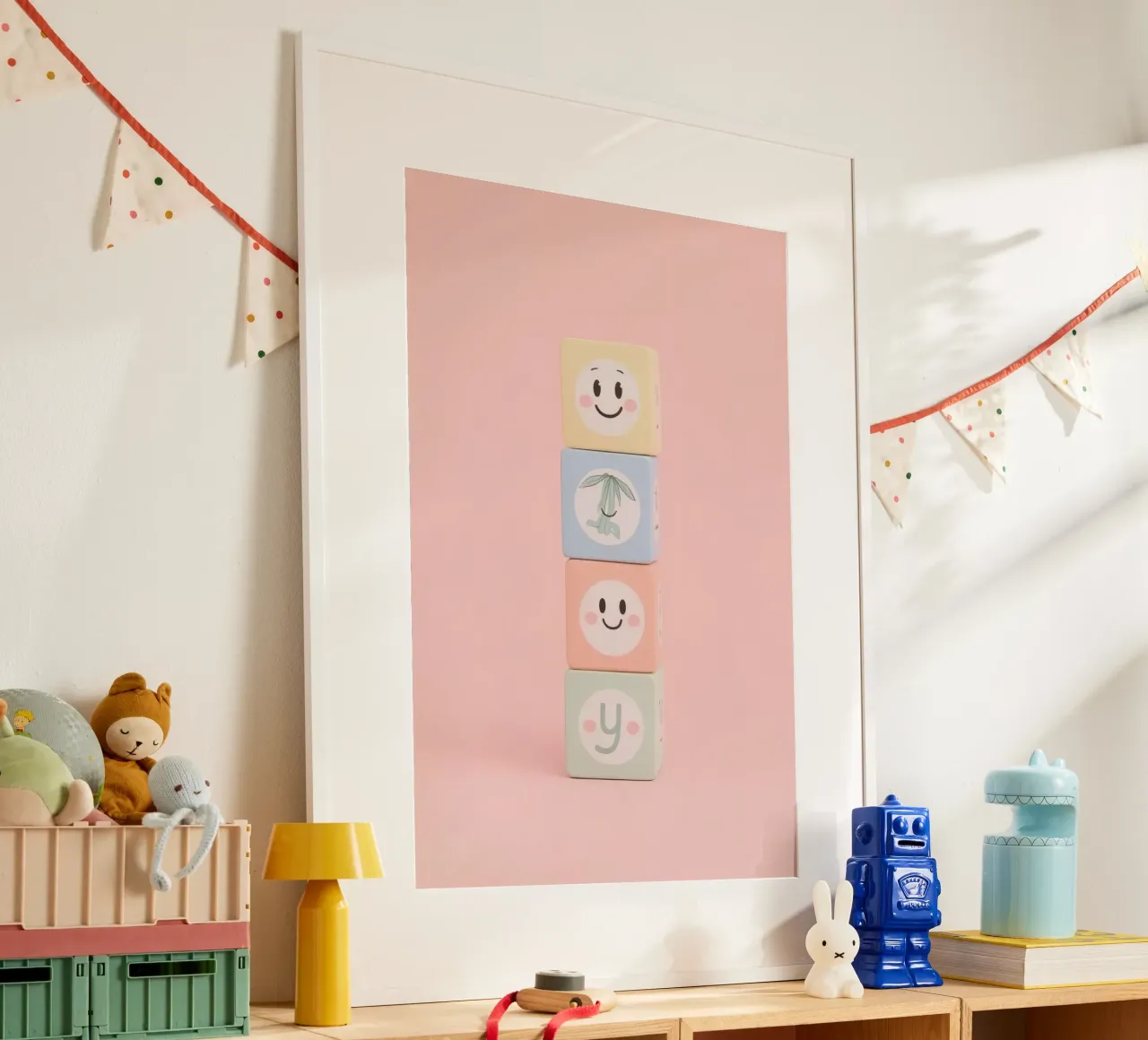 Niedliche glückliche gestapelte Spielzeugblöcke, rosa Hintergrund Poster von DesignDoodle