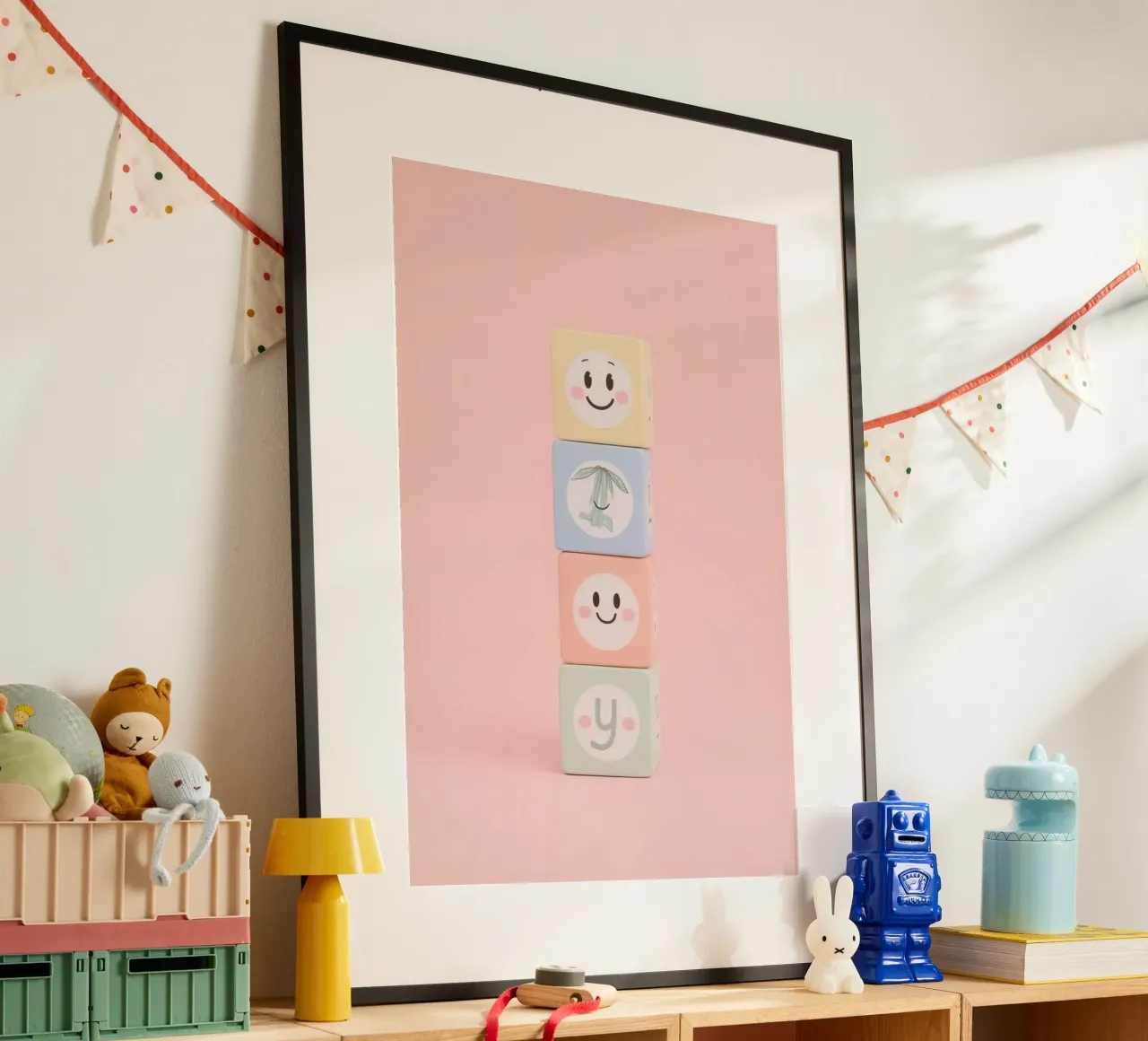 Niedliche glückliche gestapelte Spielzeugblöcke, rosa Hintergrund Poster von DesignDoodle