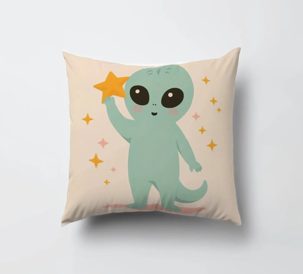 Alien vert mignon tenant une étoile jaune coussin de DesignDoodle