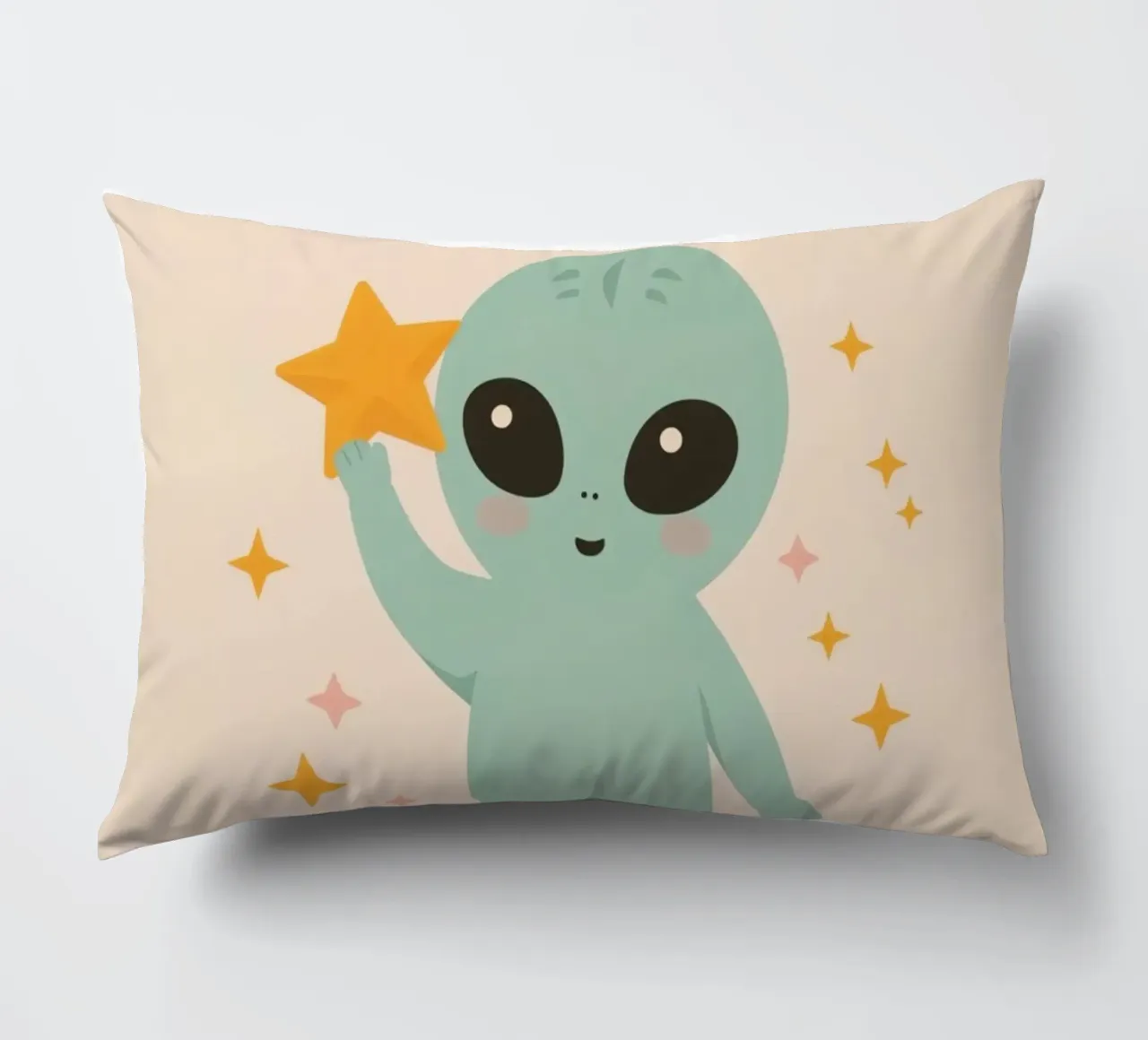 Alien vert mignon tenant une étoile jaune coussin de DesignDoodle
