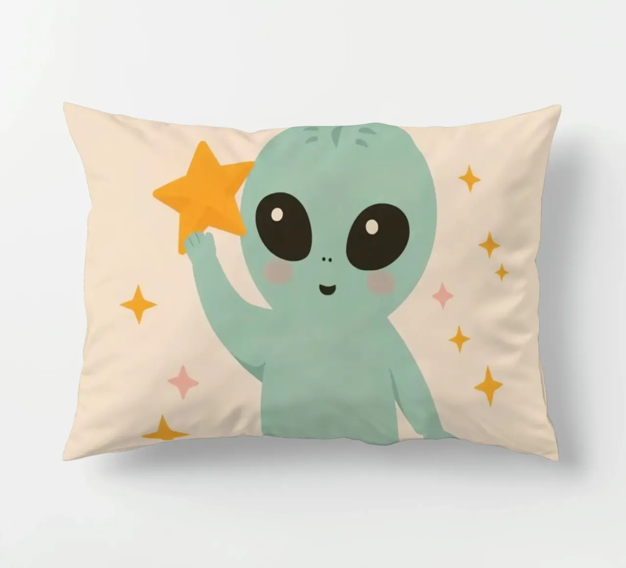 Alien vert mignon tenant une étoile jaune coussin de DesignDoodle