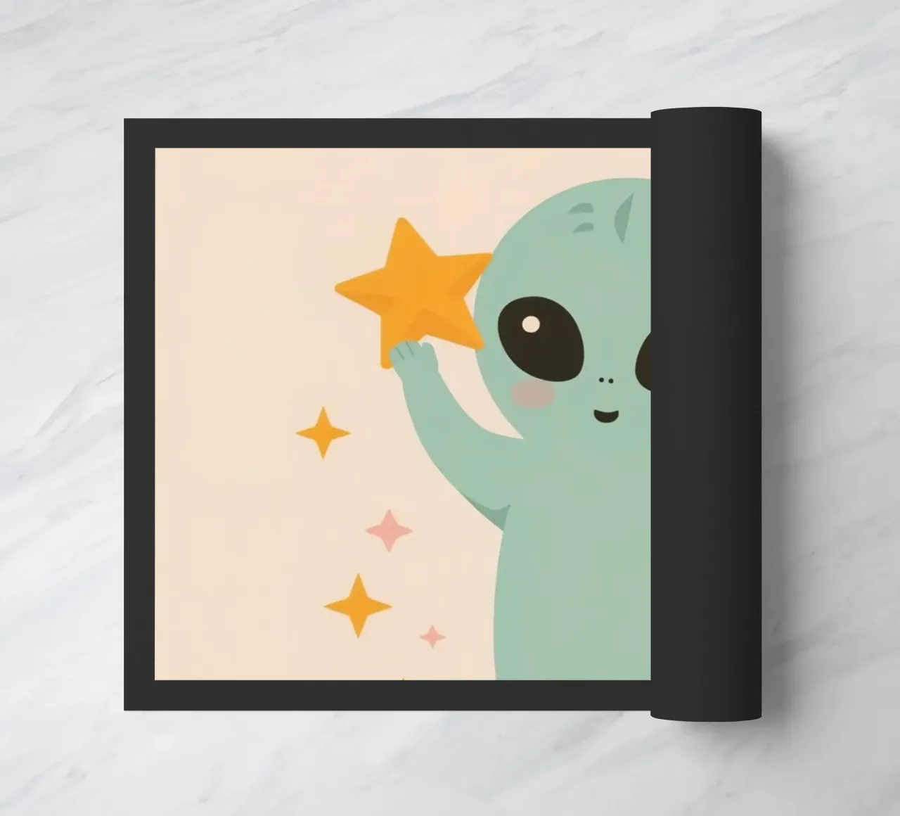 Alien vert mignon tenant une étoile jaune paillasson de DesignDoodle
