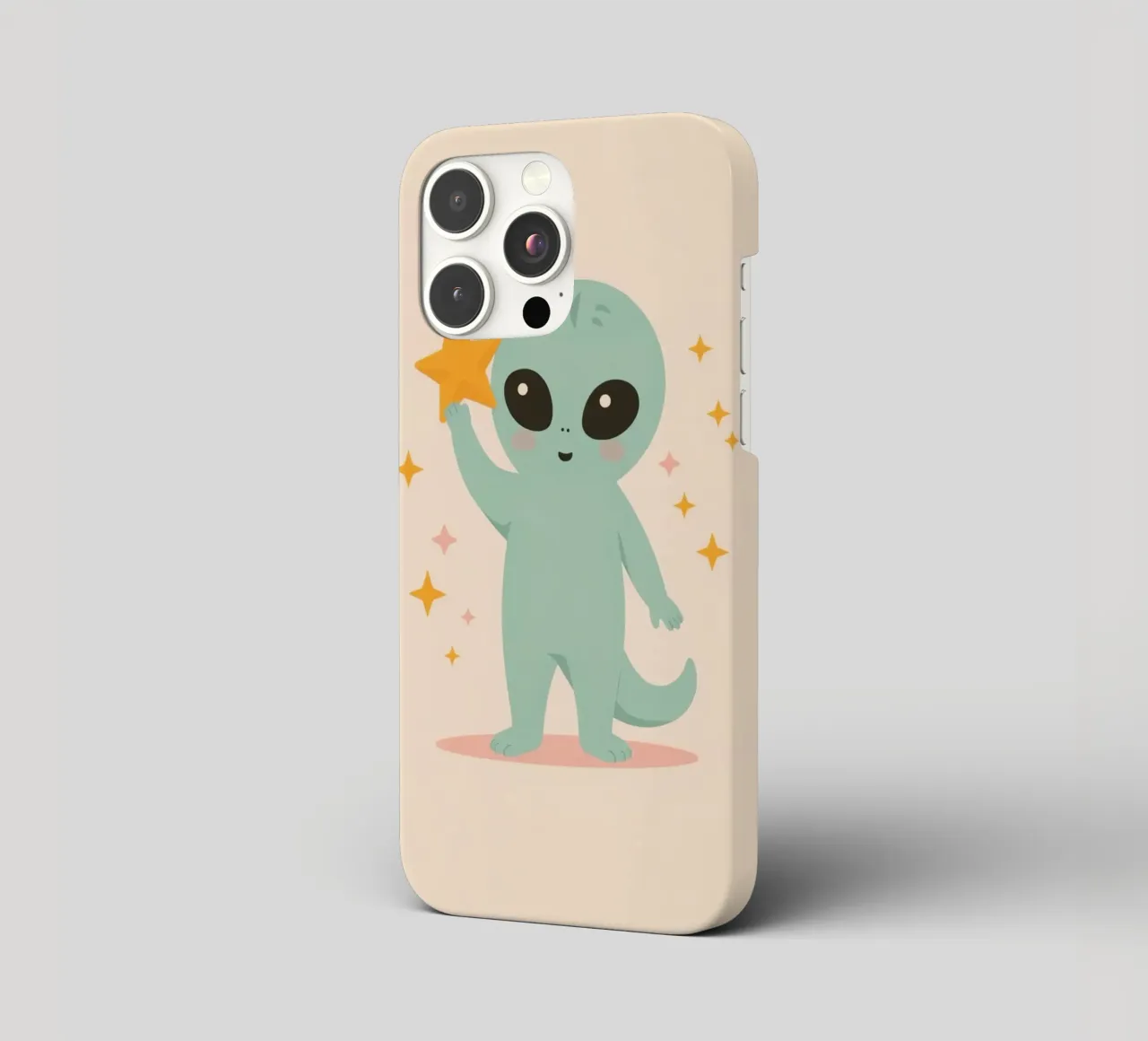 Alien vert mignon tenant une étoile jaune coque iphone de DesignDoodle