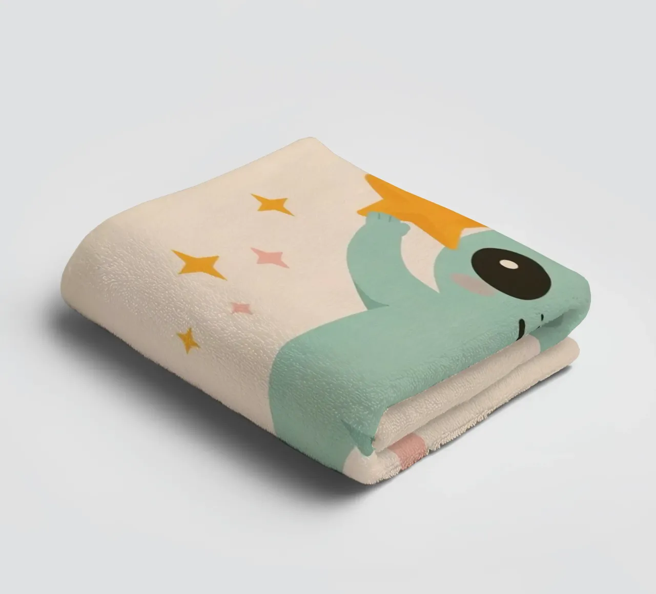 Alien vert mignon tenant une étoile jaune serviette de bain de DesignDoodle