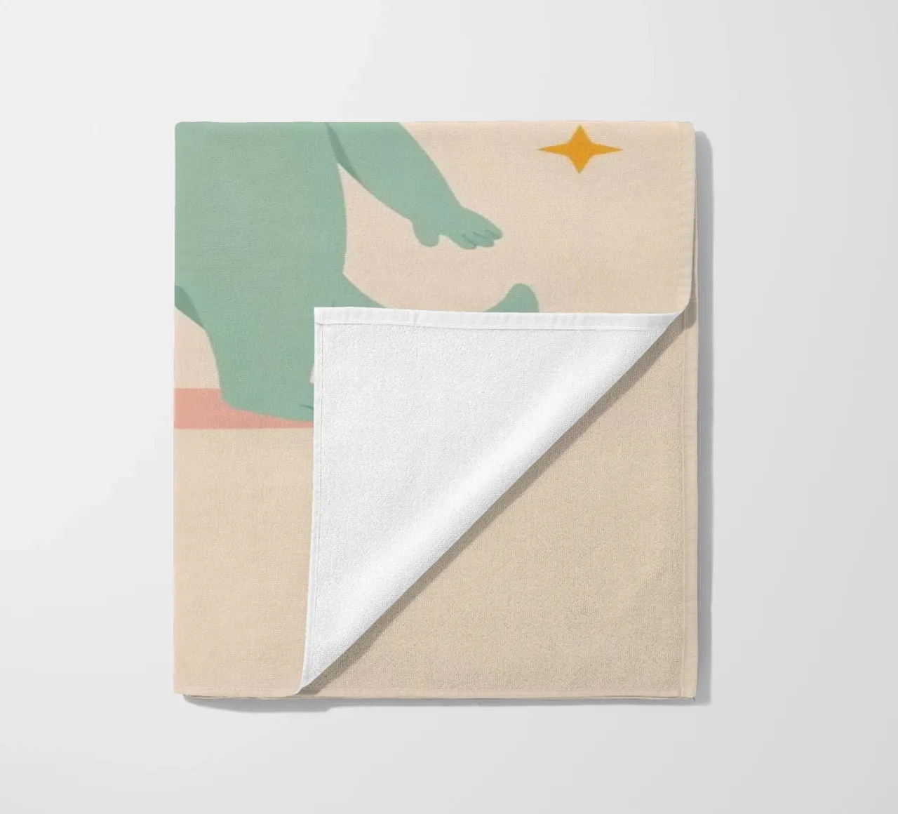 Alien vert mignon tenant une étoile jaune serviette de plage de DesignDoodle