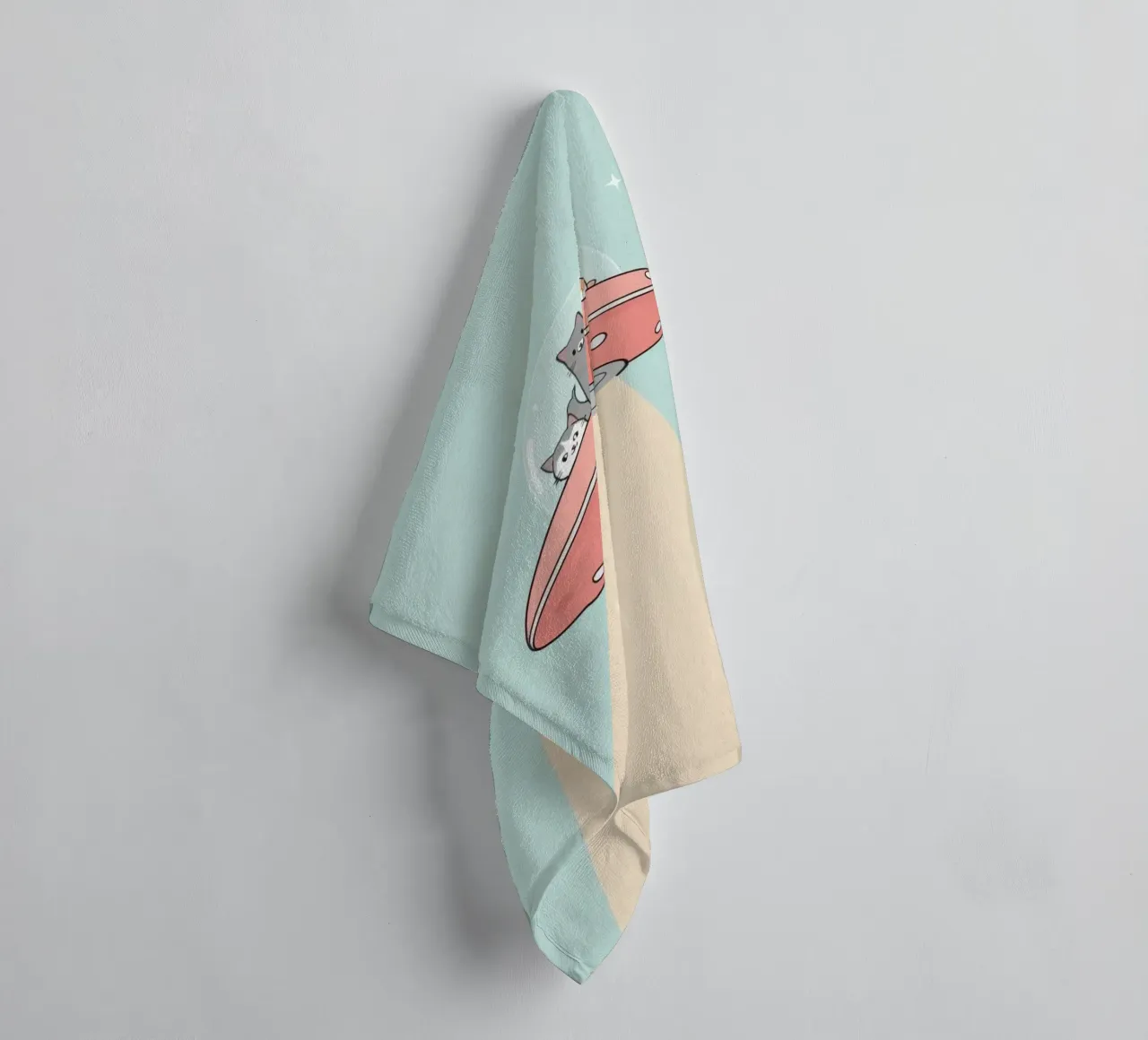 Gatti carini in rosa UFO con fascio di luce asciugamano da bagno da DesignDoodle