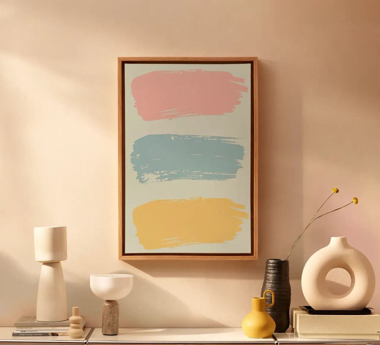 Drei farbige Pinselstriche auf pastellfarbenem Hintergrund Leinwand mit Schattenfugenrahmen von DesignDoodle