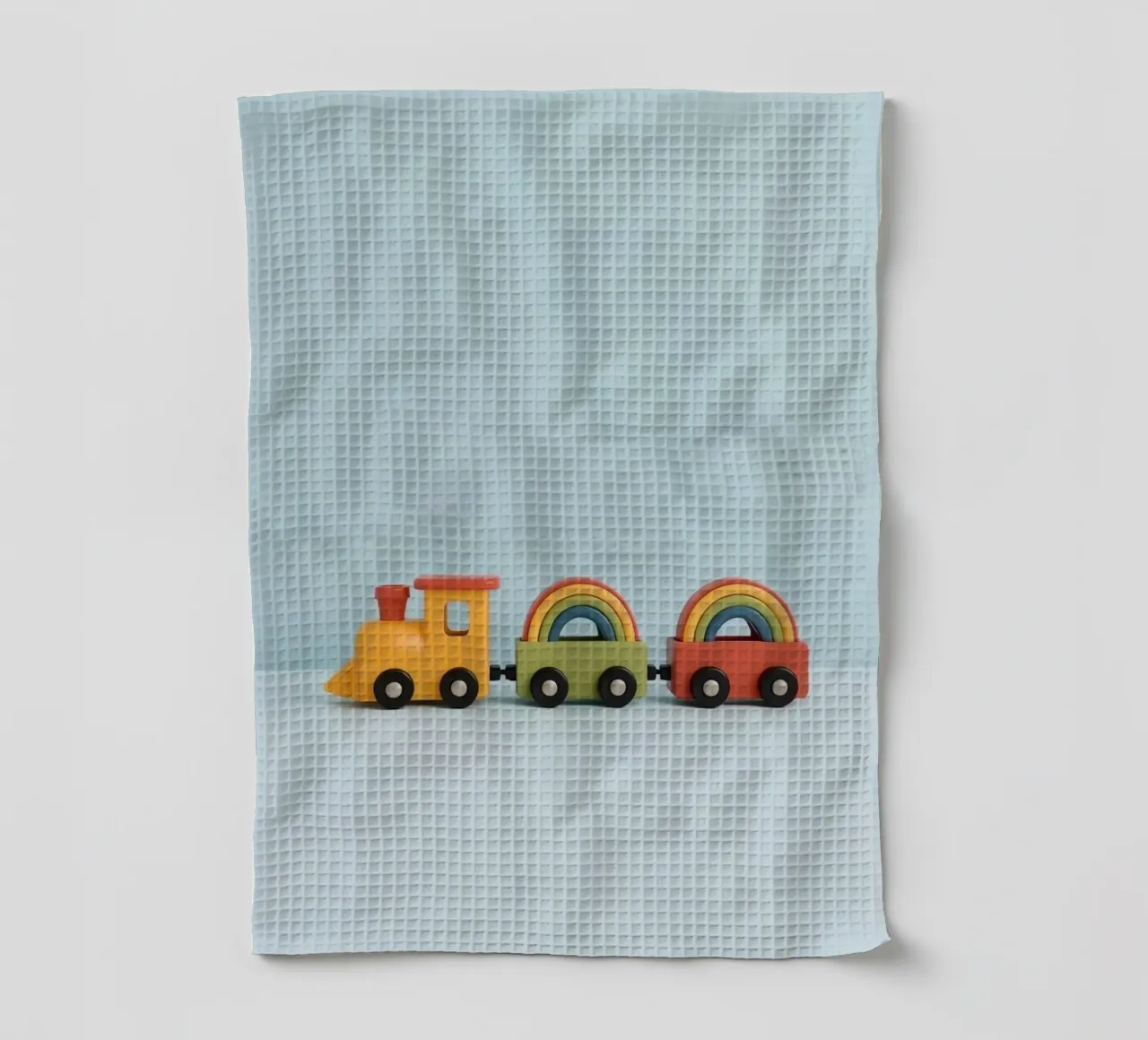 Petit train mignon avec arcs-en-ciel torchon de DesignDoodle