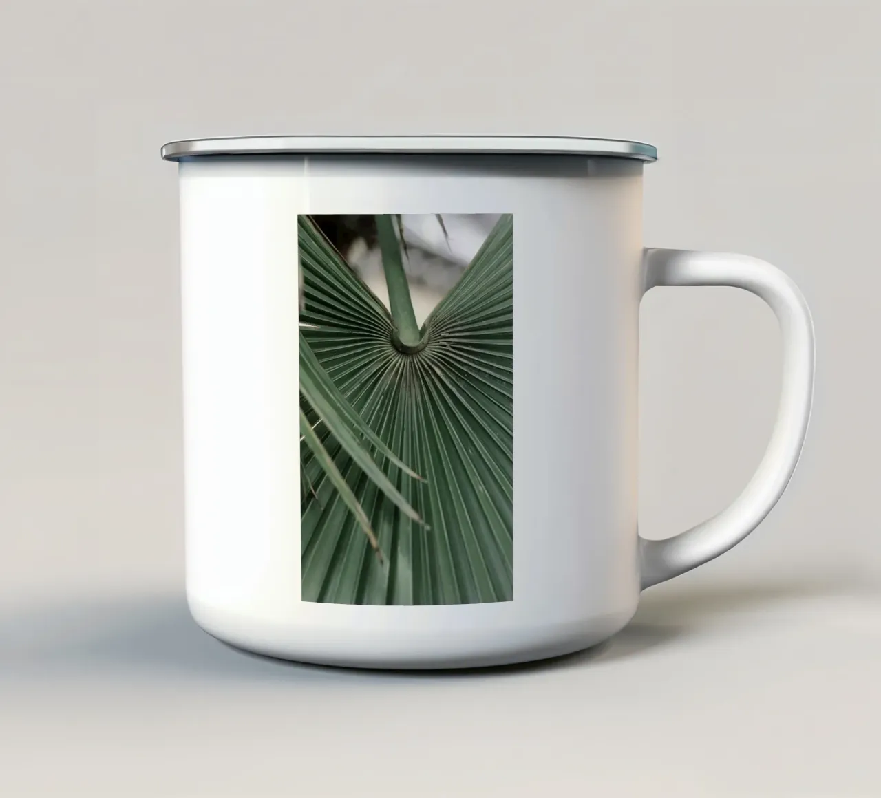 Picciolo della palma tazza in smalto da Earthly Visions