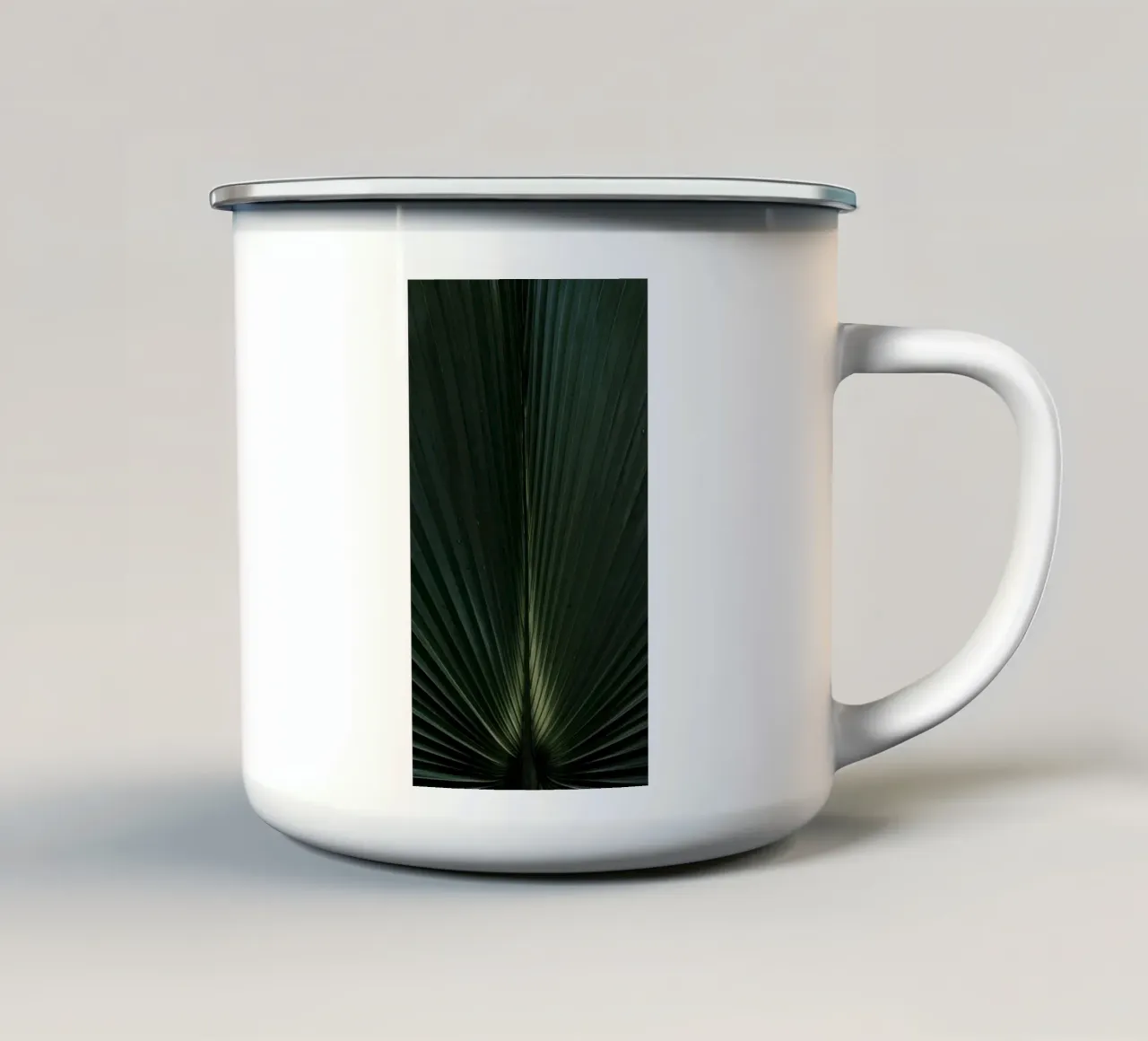 Stendere la foglia di palma tazza in smalto da Earthly Visions