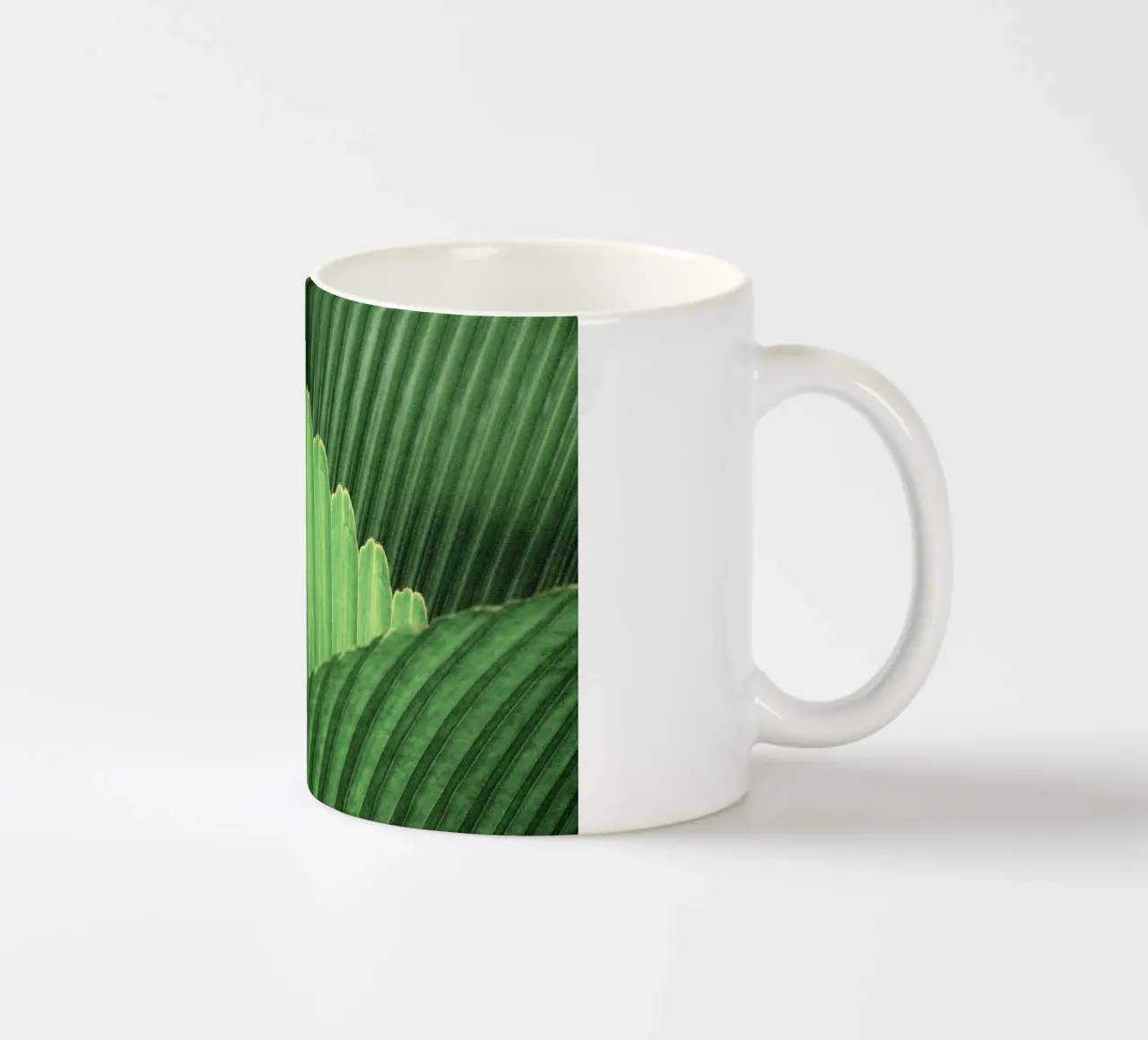 Strati di foglie di palma tazza in ceramica da Earthly Visions