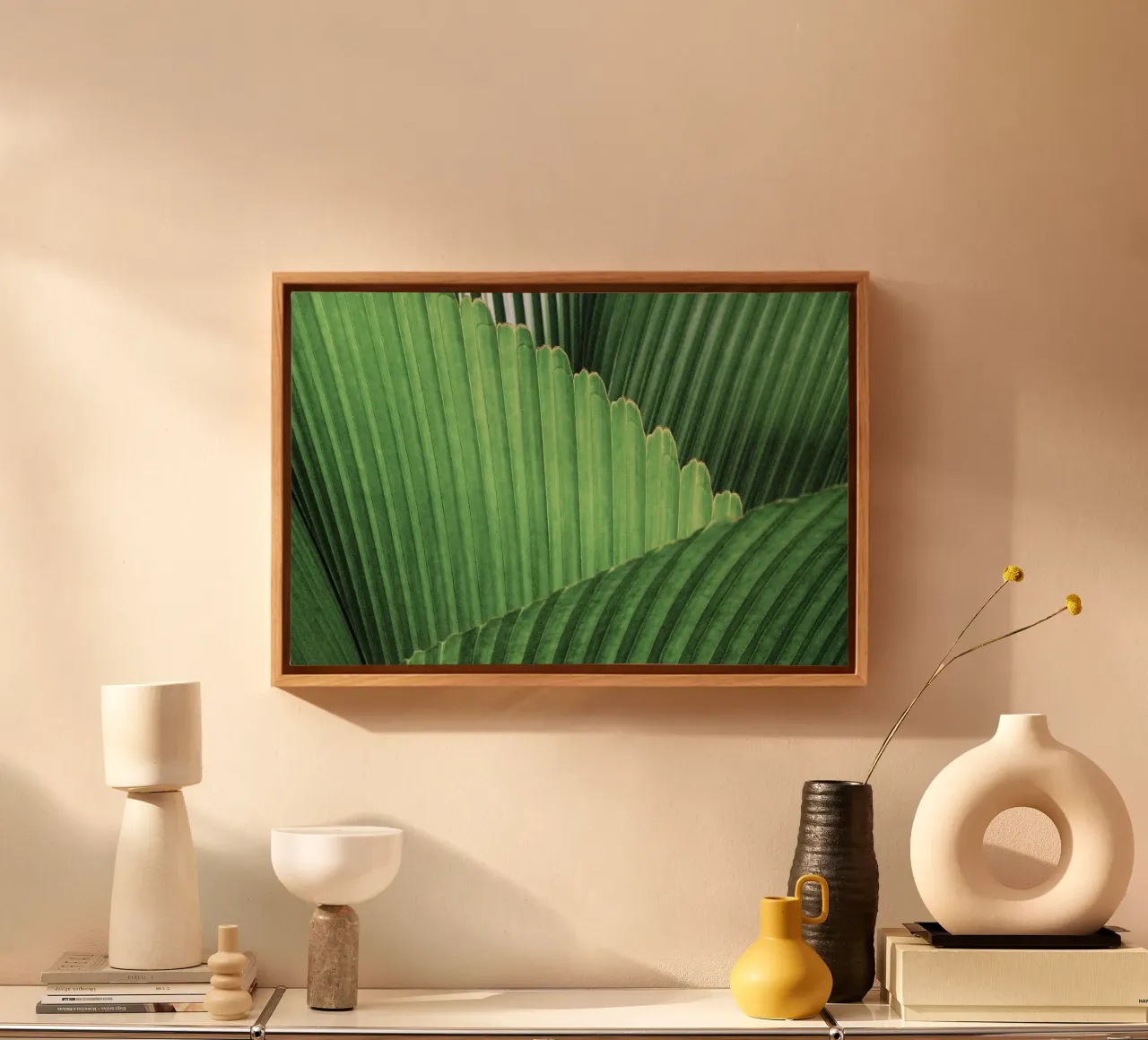 Lagen von Palmblättern Leinwand mit Schattenfugenrahmen von Earthly Visions