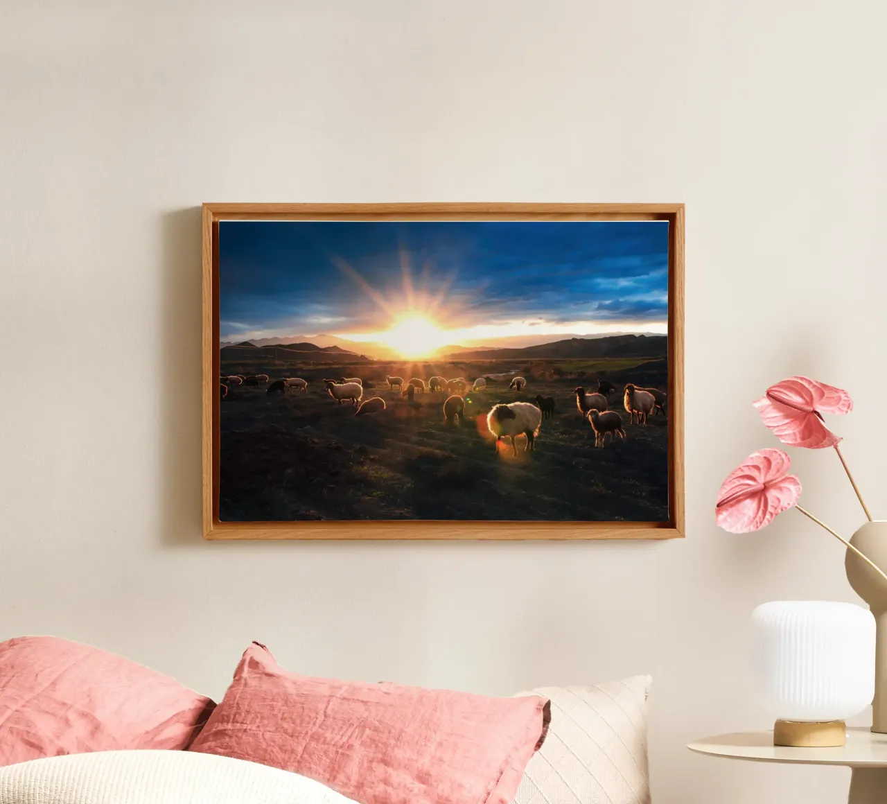 Die friedliche Schar in Sunse Leinwand mit Schattenfugenrahmen von Nature's Palette