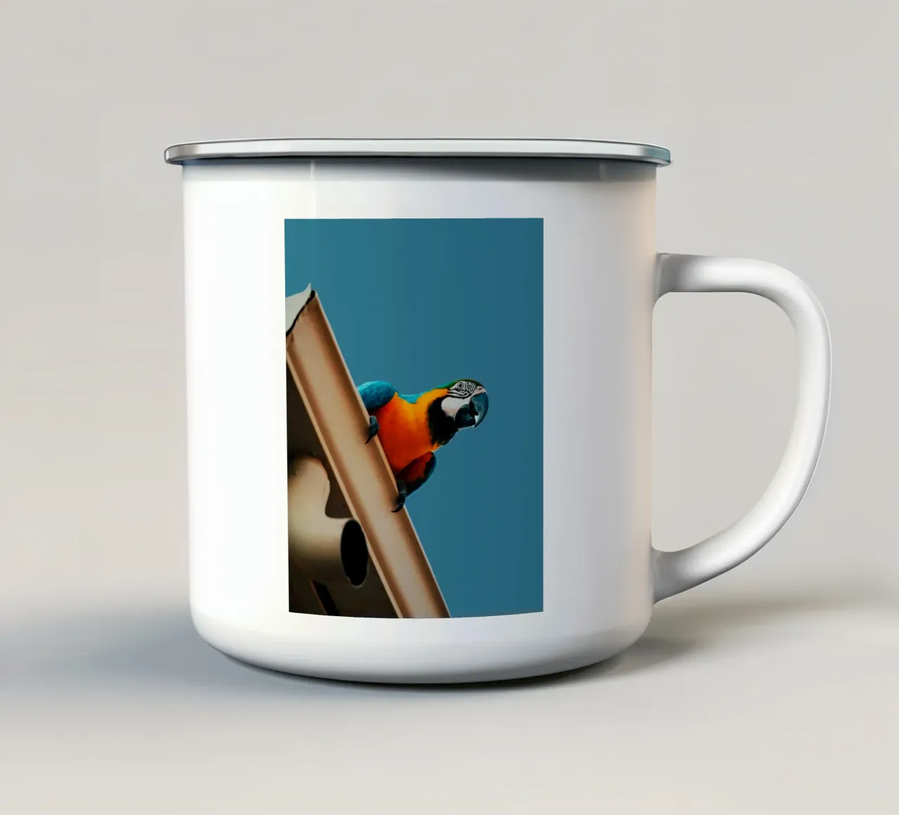 Pappagallo in volo tazza in smalto da Nature's Palette