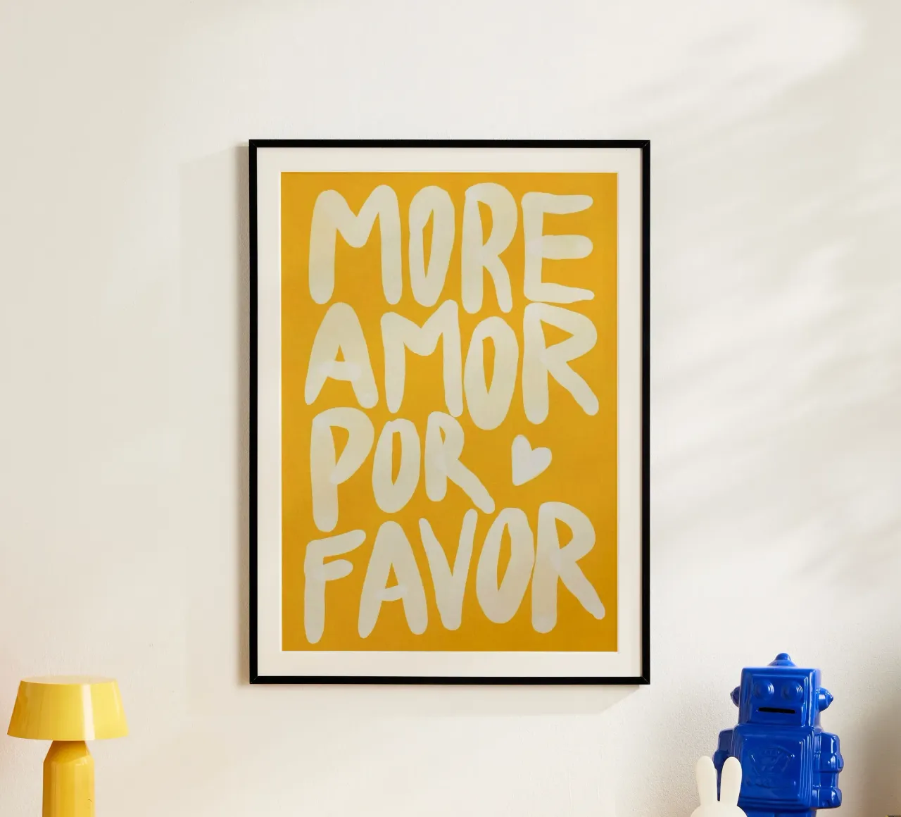 more amor for favor in yellow poster con telaio in legno da firmana