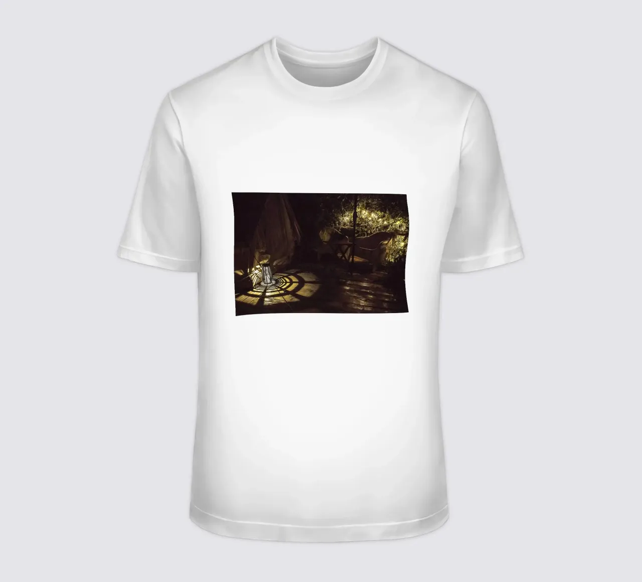 Nachtlicht schaduwen - fine art print t-shirt van jay