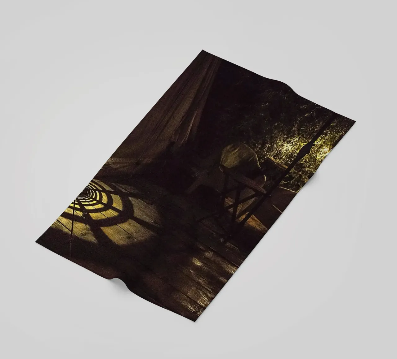 Nachtlicht schaduwen - fine art print strandhanddoek van jay