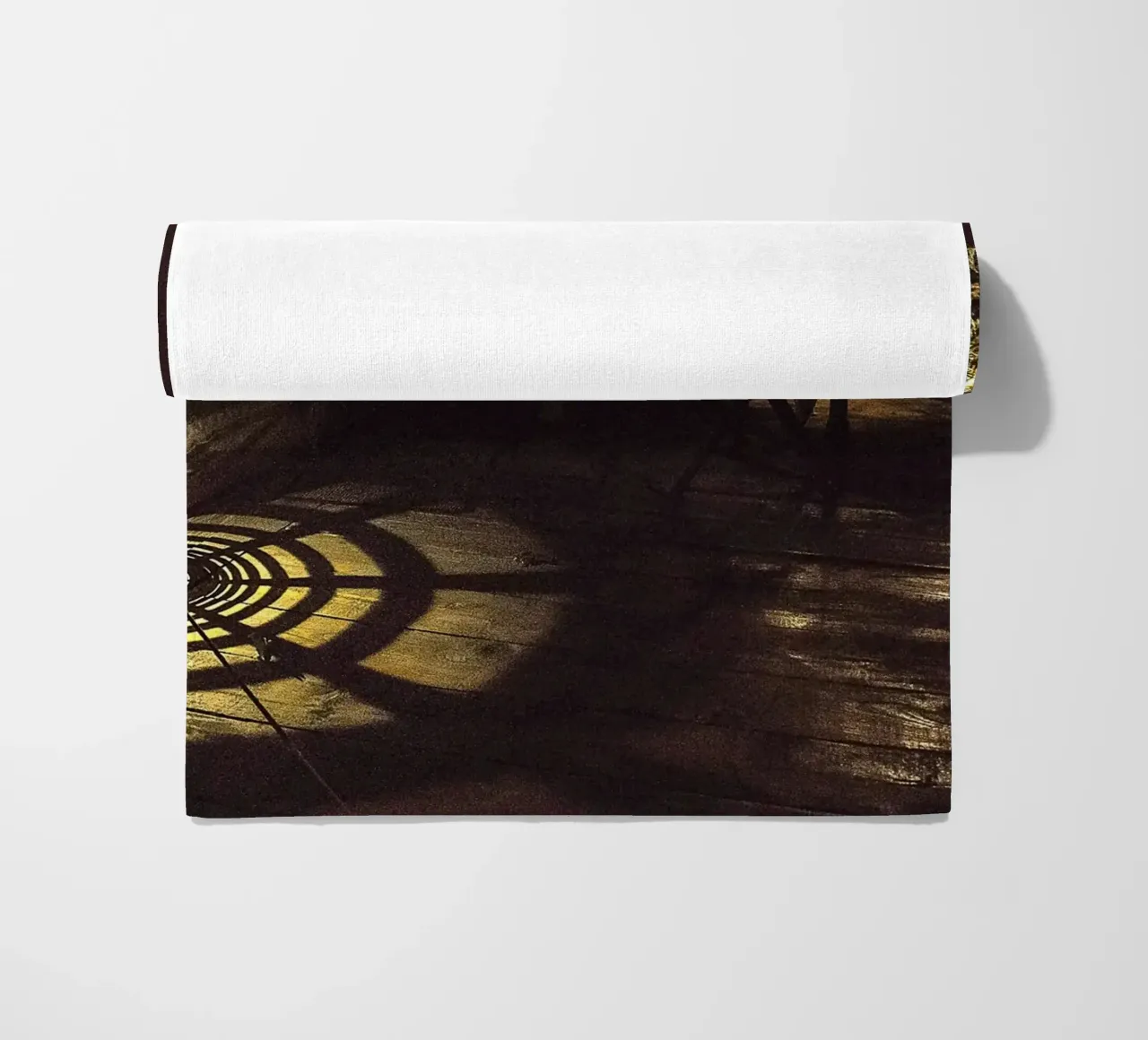 Nachtlicht schaduwen - fine art print strandhanddoek van jay