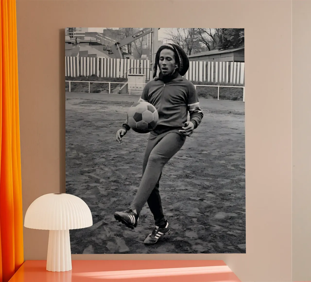Bob Marley che gioca a calcio tela con Cornice a cassetta da eliouxence